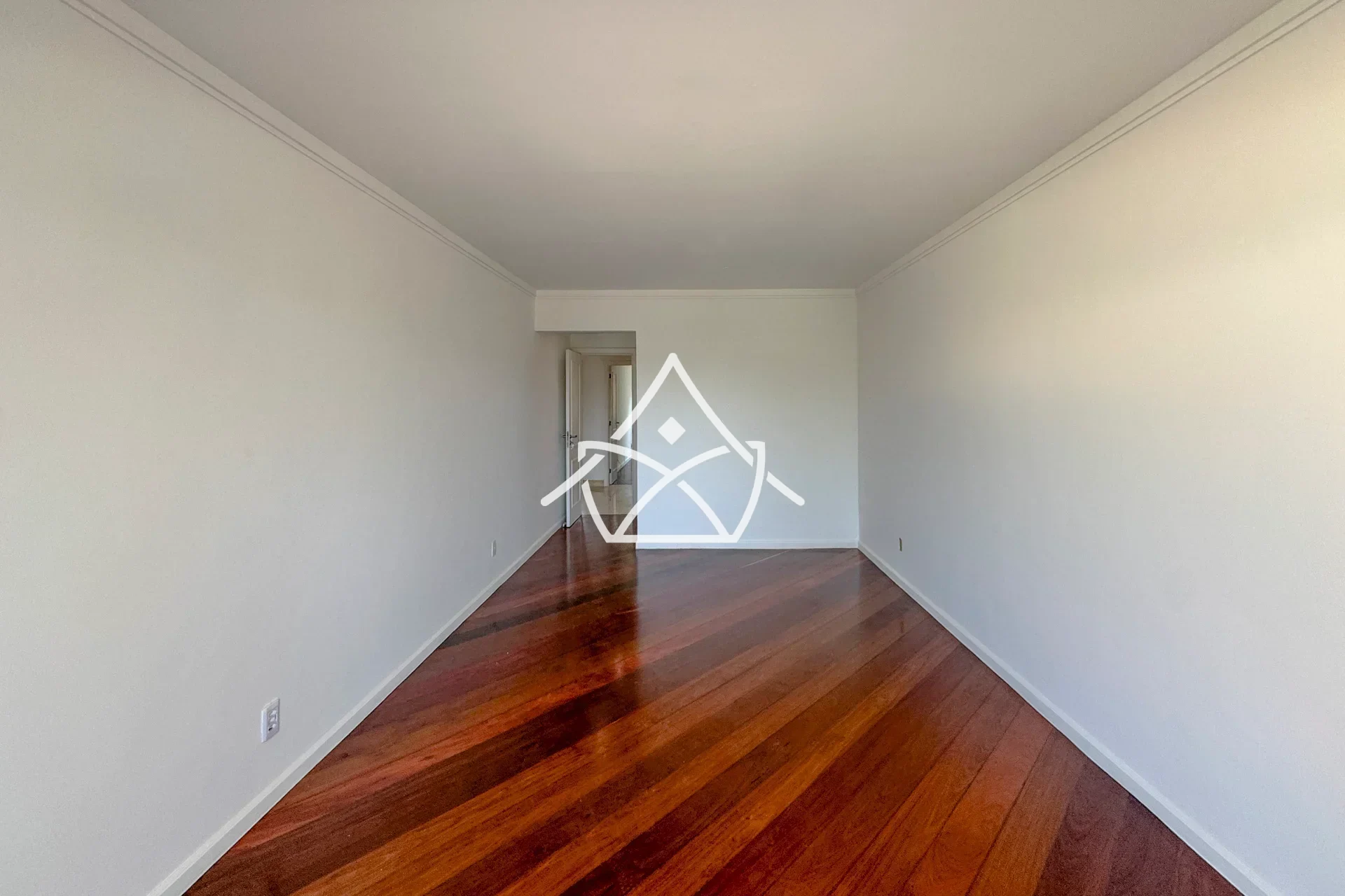 Casa à Venda com 4 Suítes na Barra da Tijuca