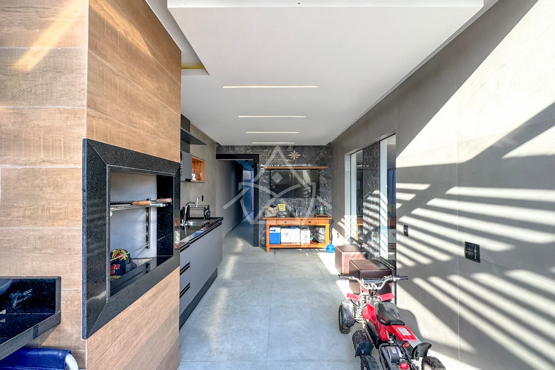 Casa com 21 Placas Solares Fotovoltaicas no Recreio dos Bandeirantes