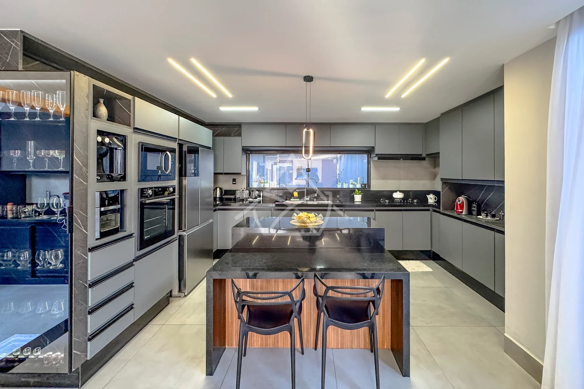 Casa com 21 Placas Solares Fotovoltaicas no Recreio dos Bandeirantes
