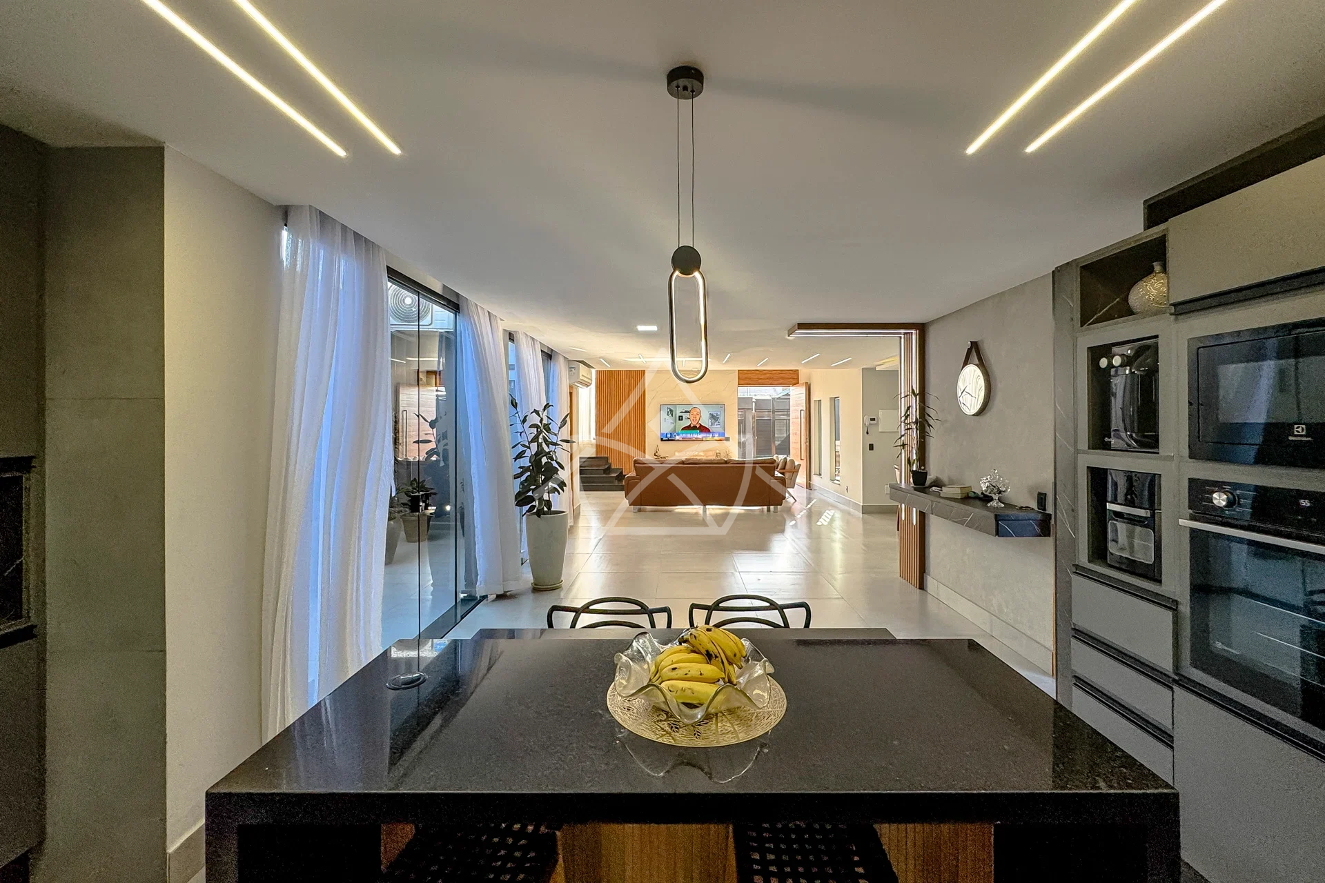 Casa com 21 Placas Solares Fotovoltaicas no Recreio dos Bandeirantes