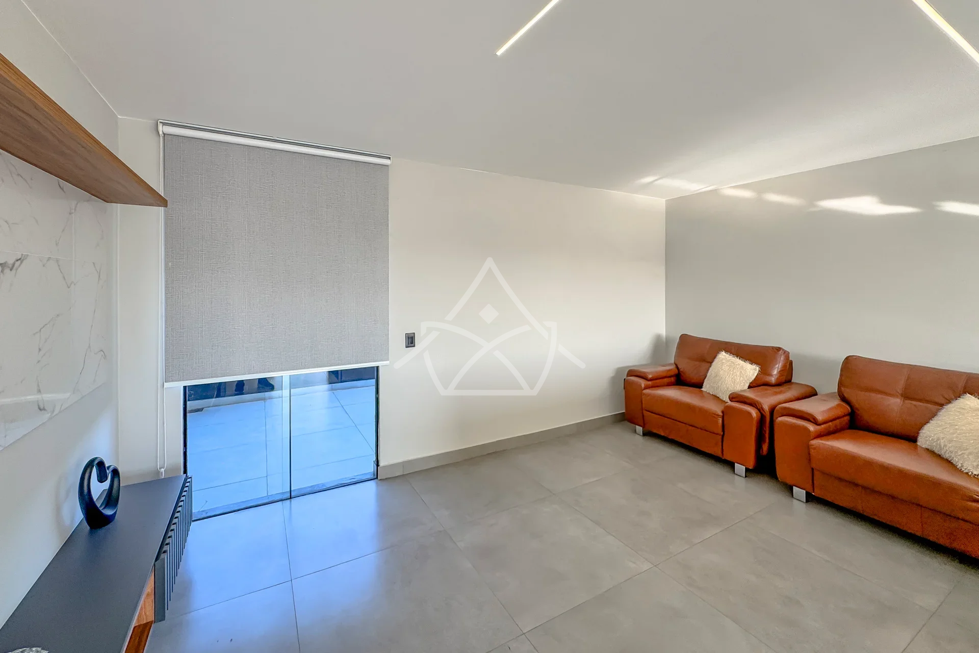 Casa com 21 Placas Solares Fotovoltaicas no Recreio dos Bandeirantes