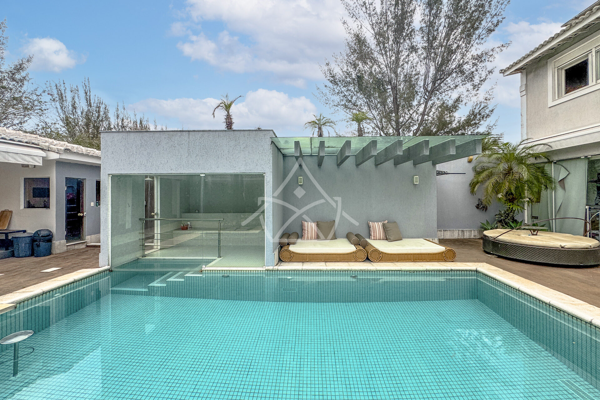 Casa à Venda com 3 Andares na Barra da Tijuca