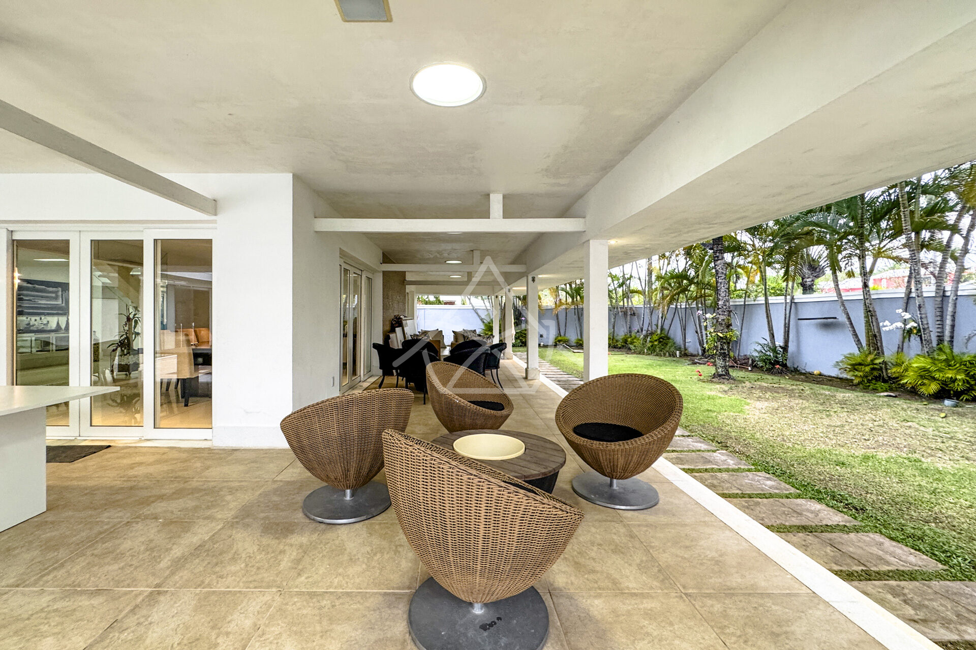 Casa à Venda com 3 Andares na Barra da Tijuca