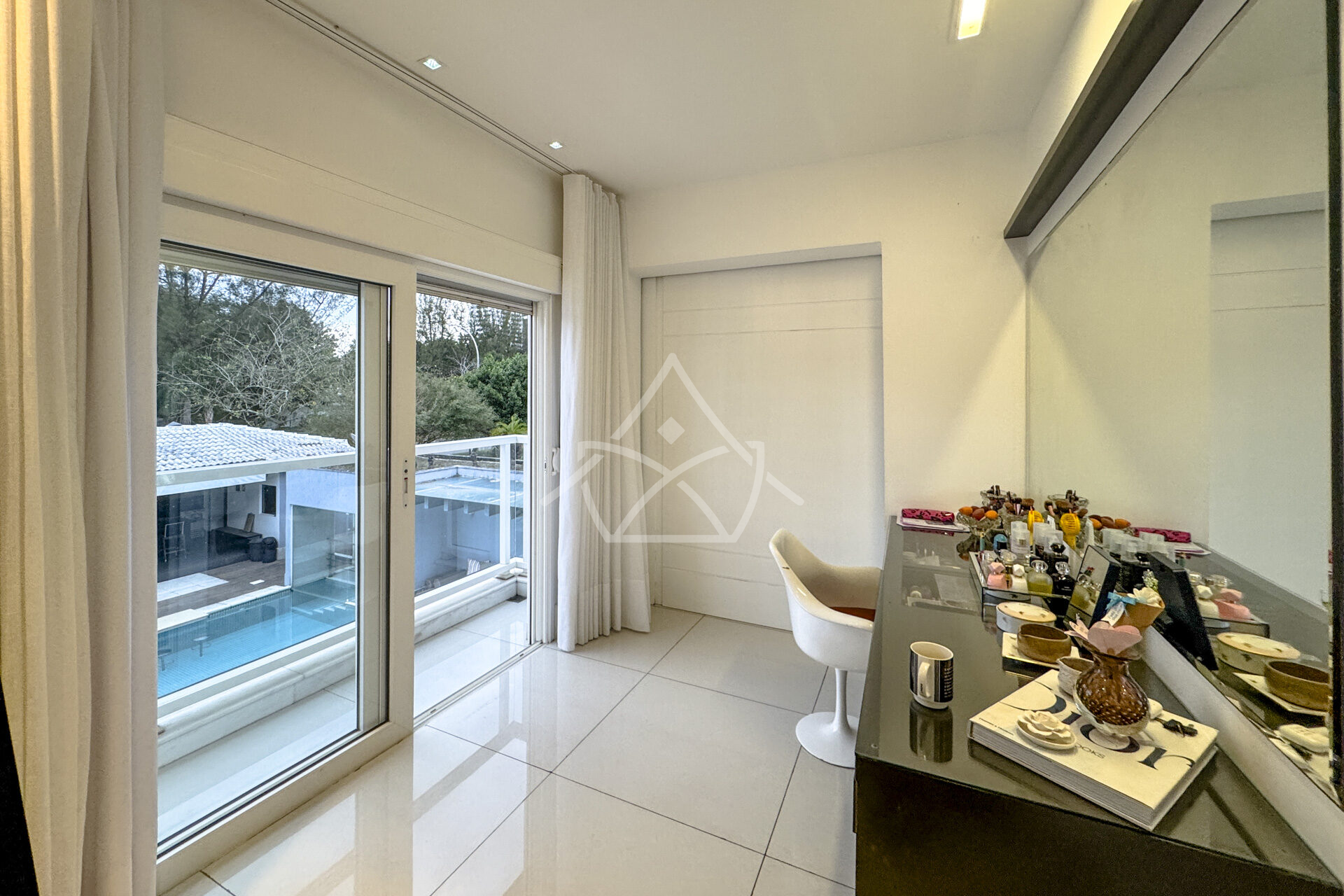 Casa à Venda com 3 Andares na Barra da Tijuca