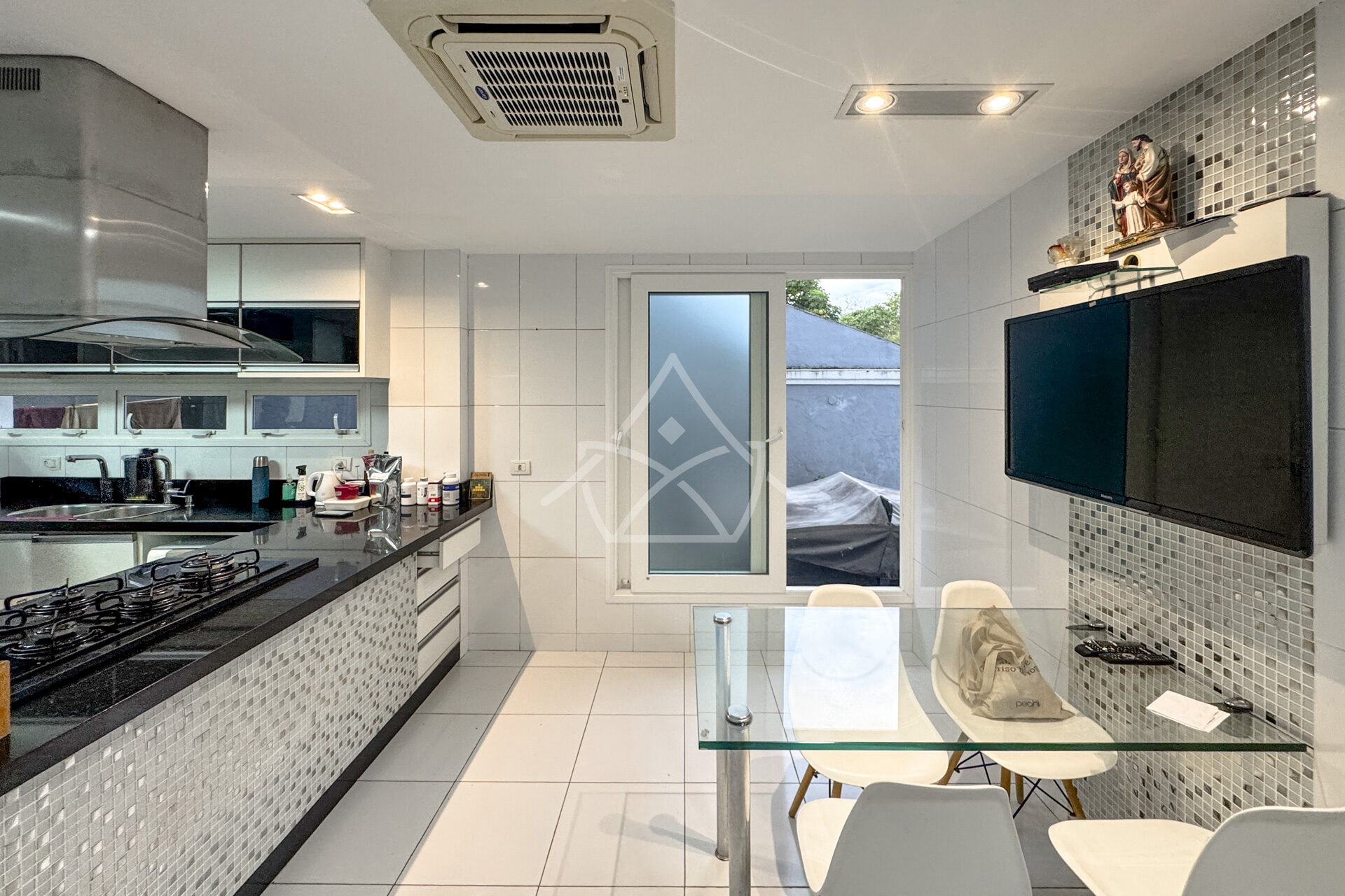 Casa à Venda com 3 Andares na Barra da Tijuca