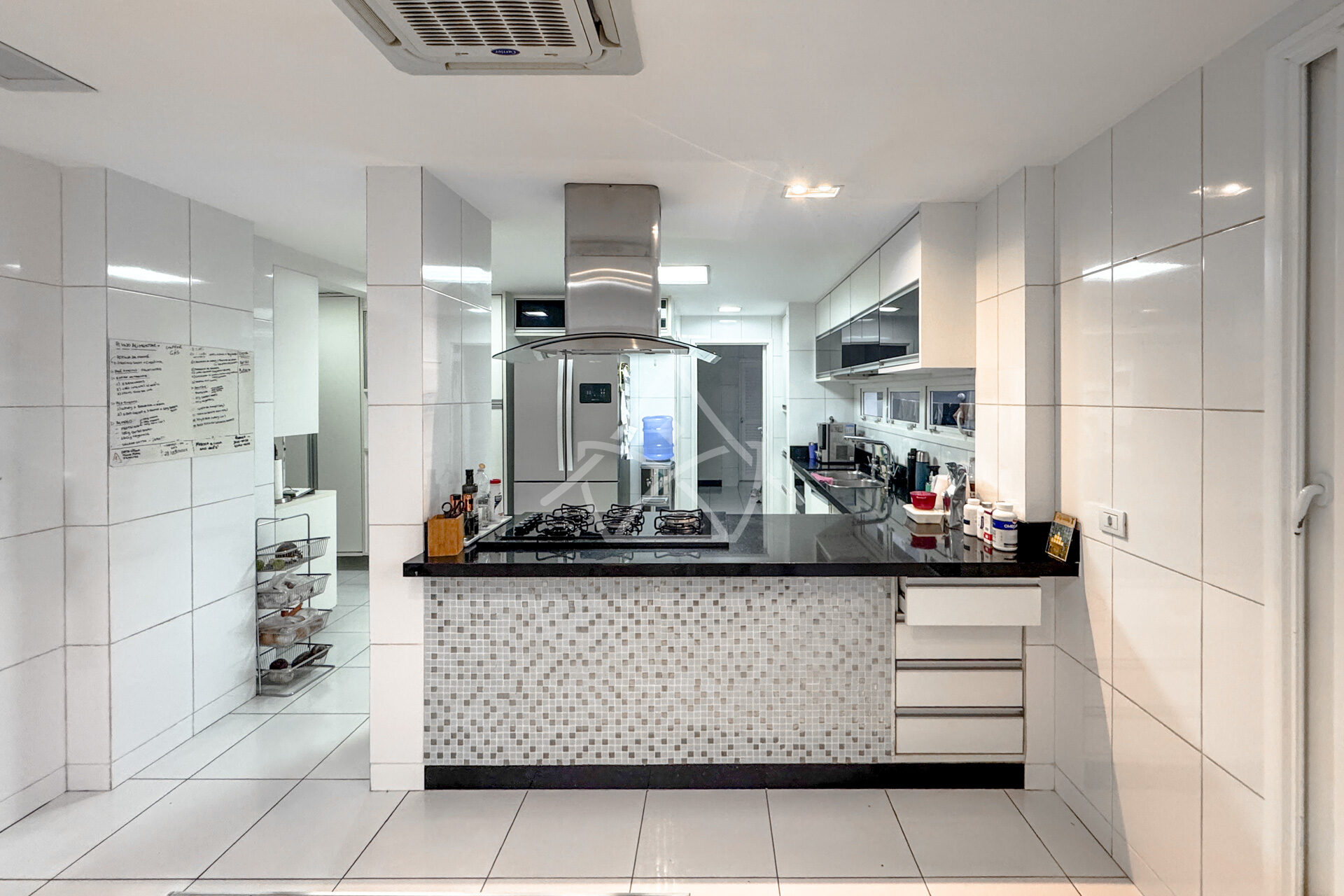 Casa à Venda com 3 Andares na Barra da Tijuca
