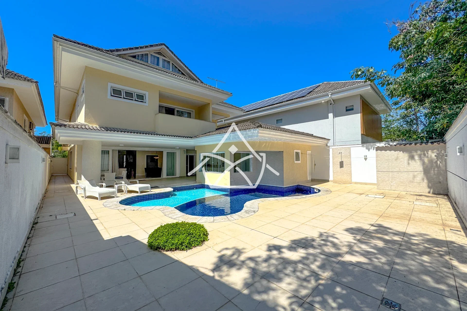 Casa com Placas Solares na Barra da Tijuca