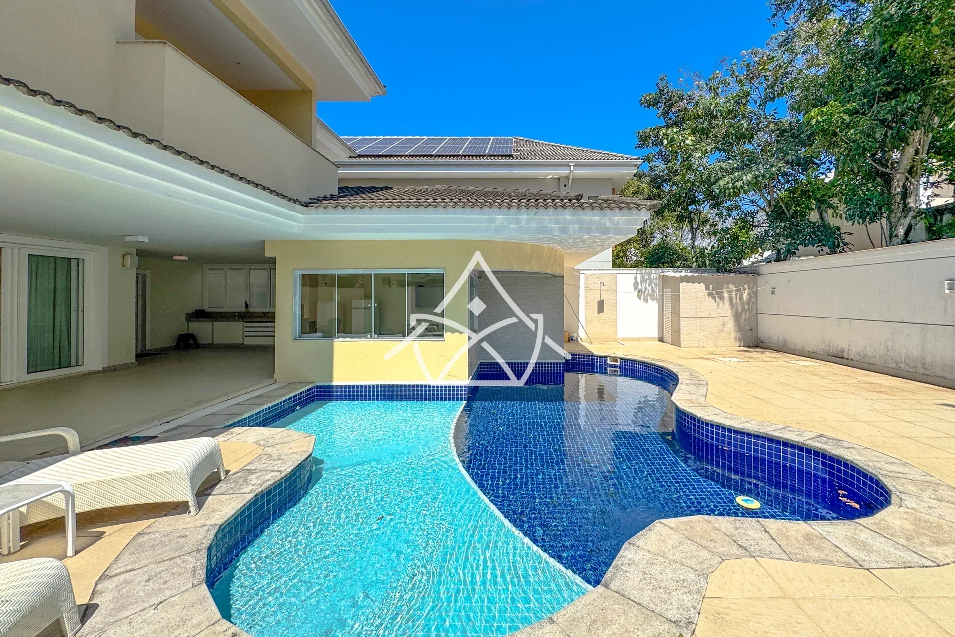 Casa com Placas Solares na Barra da Tijuca