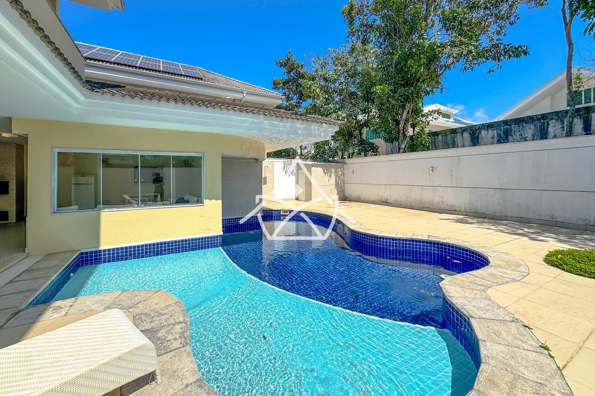 Casa com Placas Solares na Barra da Tijuca