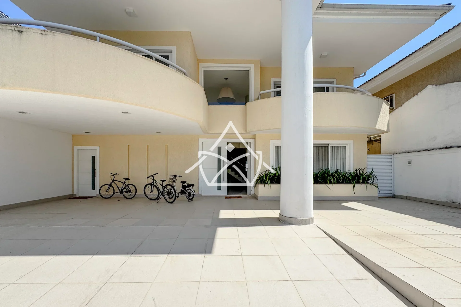 Casa com Placas Solares na Barra da Tijuca