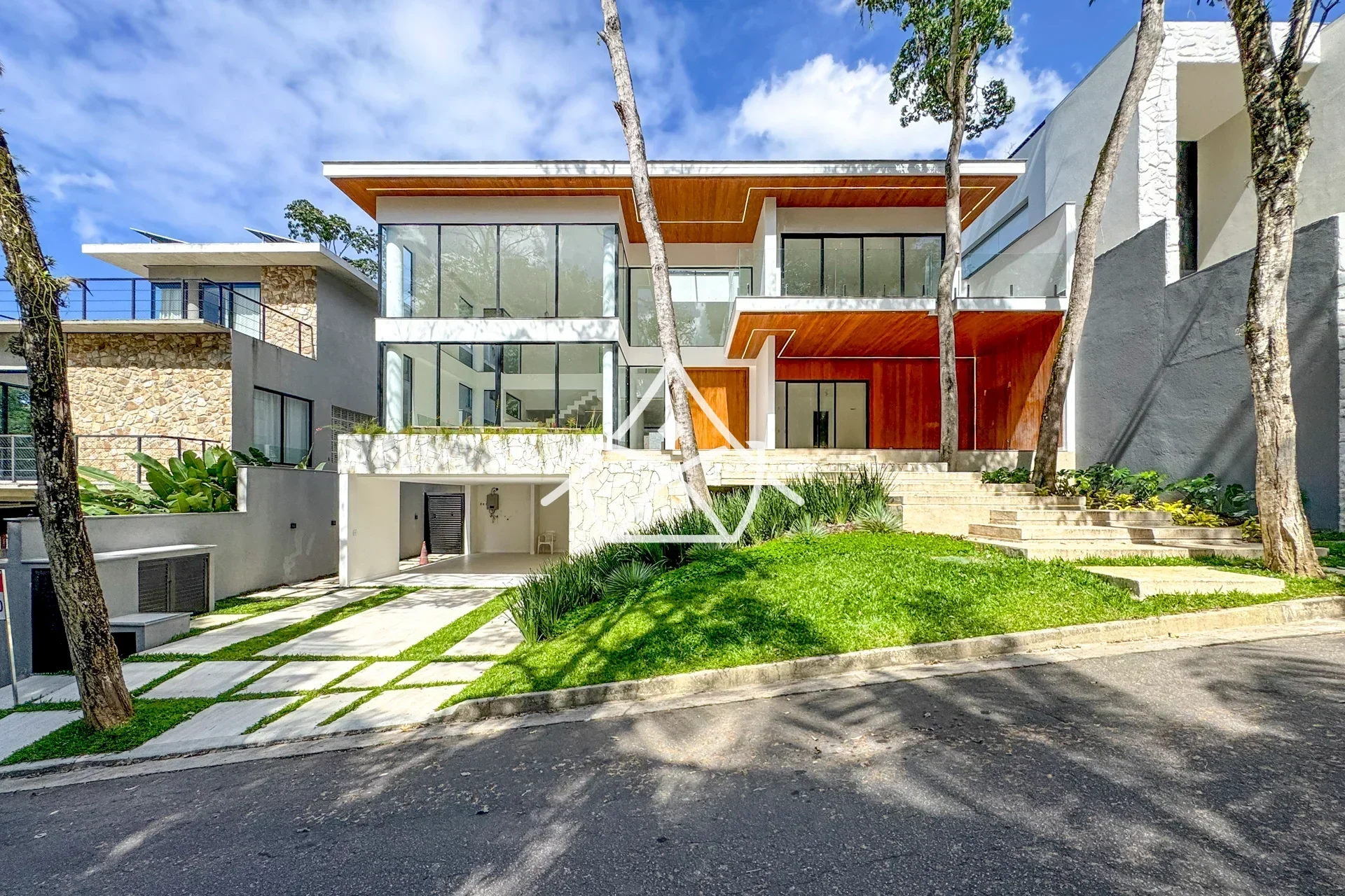 Casa Duplex em Itanhangá á Venda