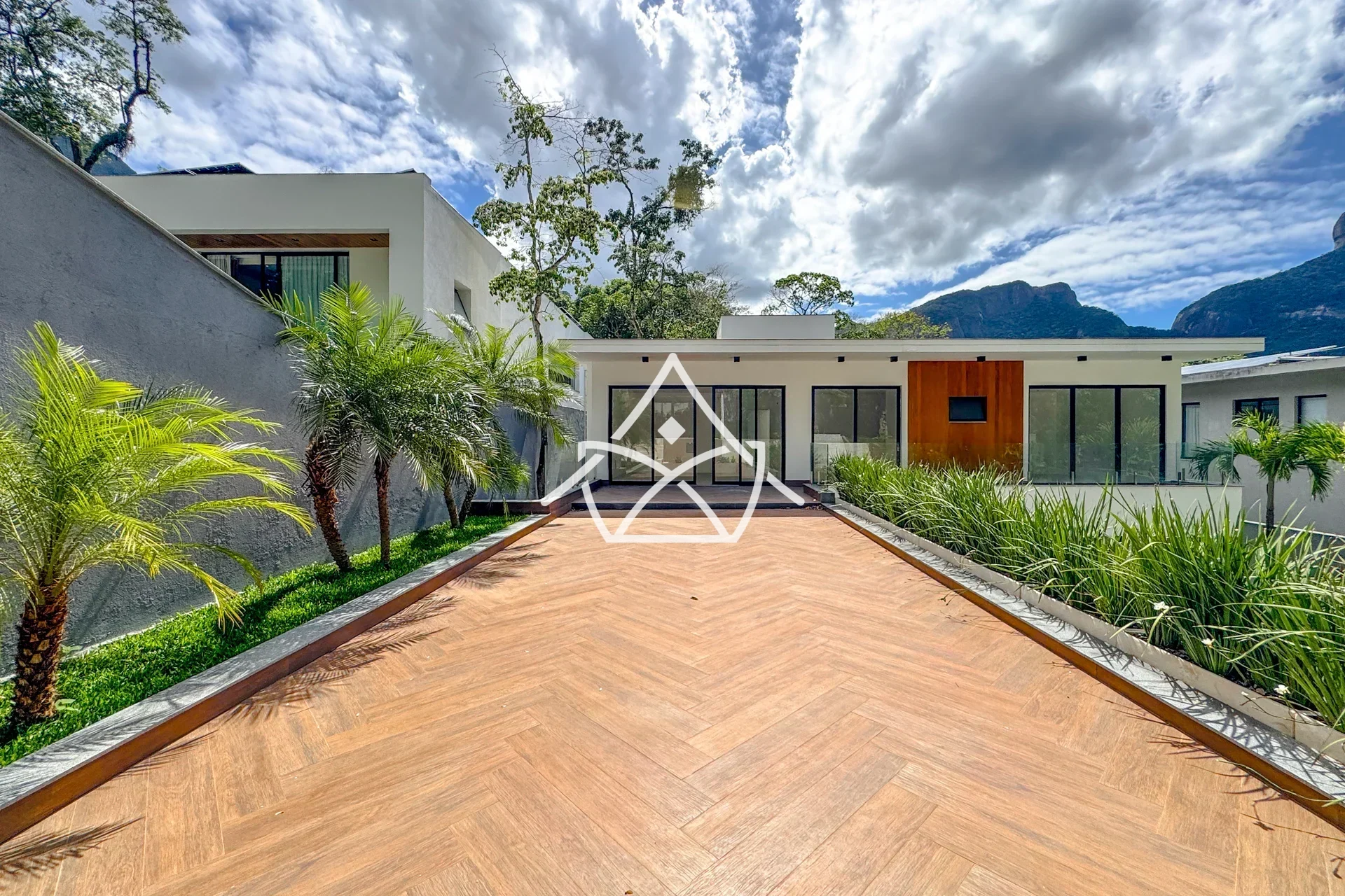 Casa Duplex em Itanhangá á Venda