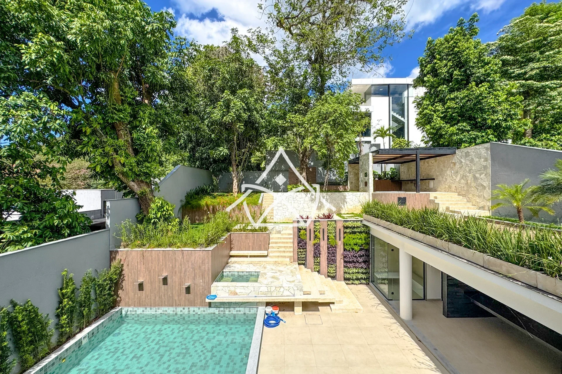 Casa Duplex em Itanhangá á Venda