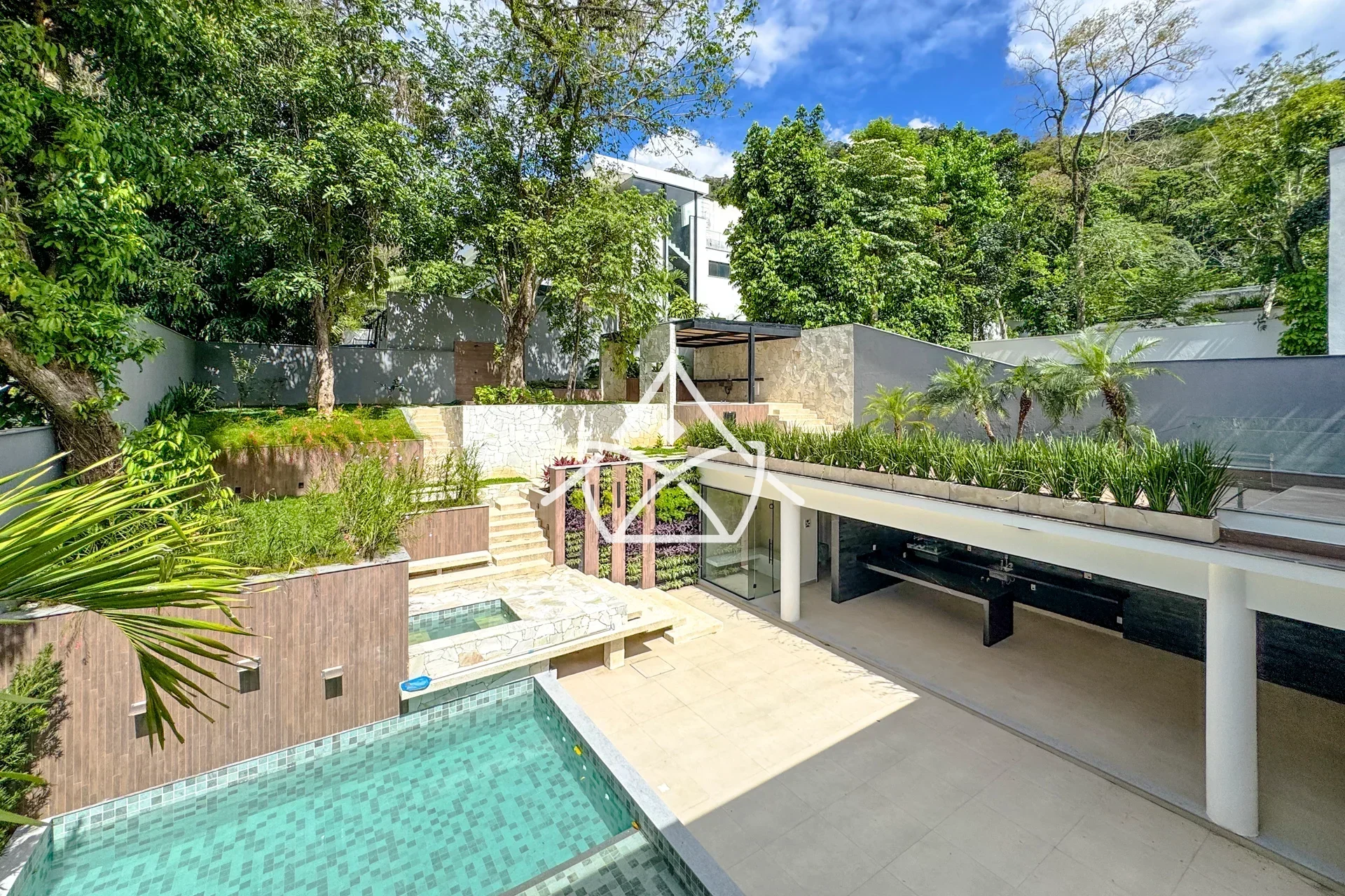Casa Duplex em Itanhangá á Venda