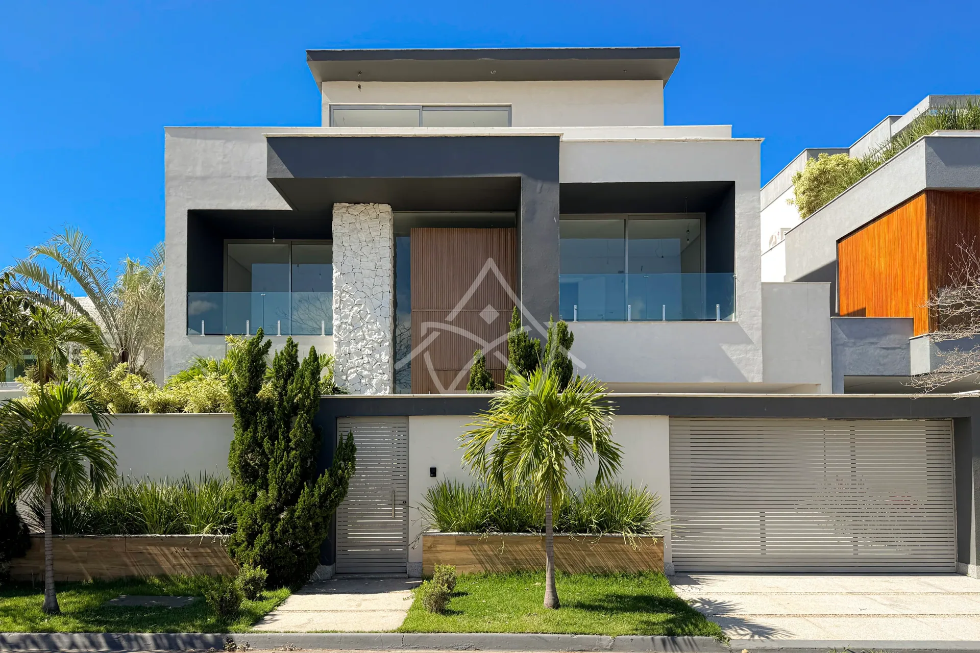 Casa com Vista Deslumbrante na Barra da Tijuca — Marca d'água