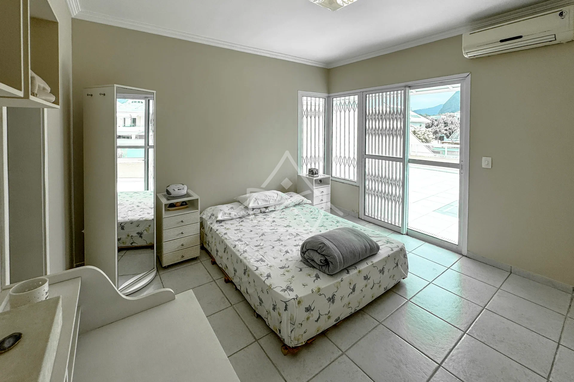 Casa Triplex com Sauna e Piscina no Recreio dos Bandeirantes