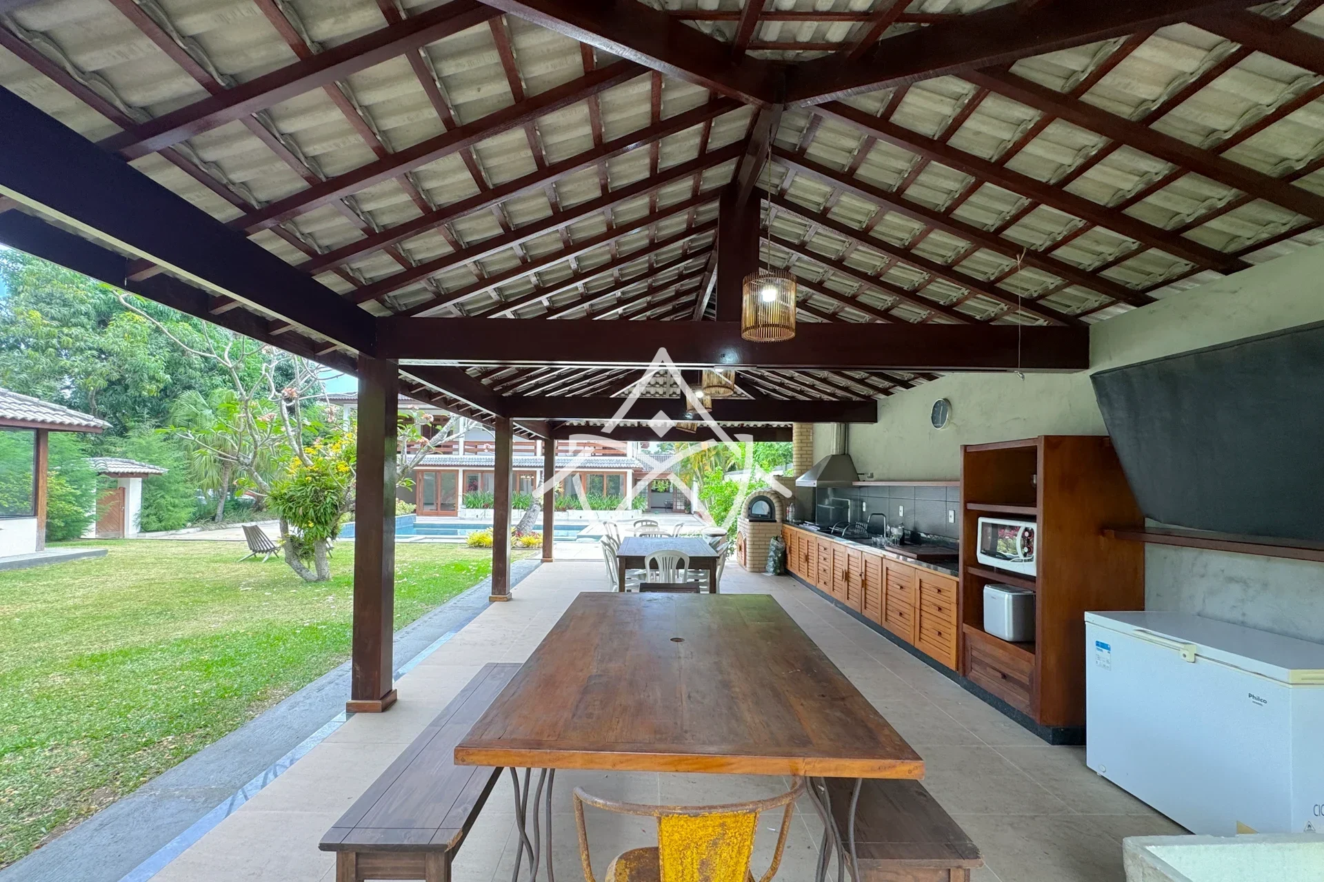 Mansão com Subsolo e Academia na Barra da Tijuca