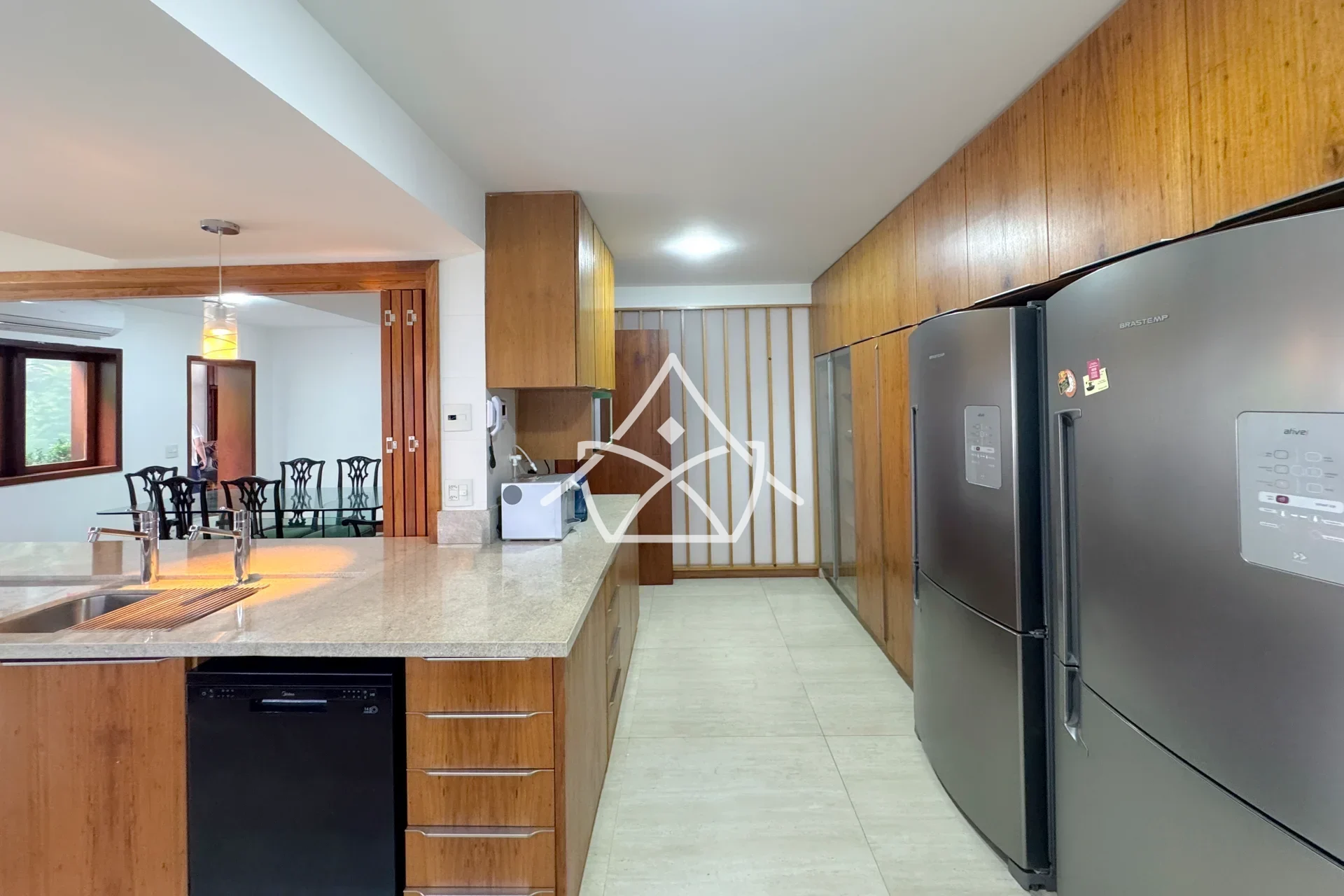 Mansão com Subsolo e Academia na Barra da Tijuca