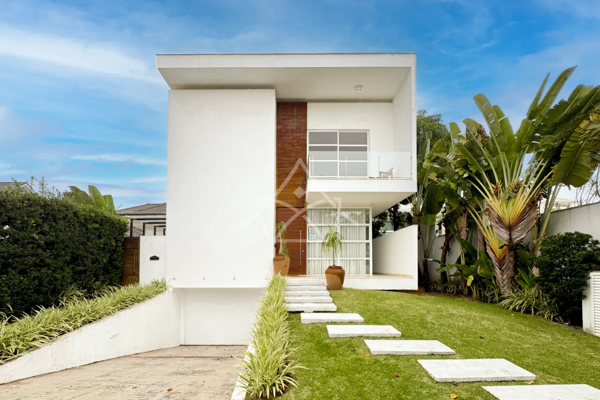 Casa Duplex à Venda com 4 Suítes