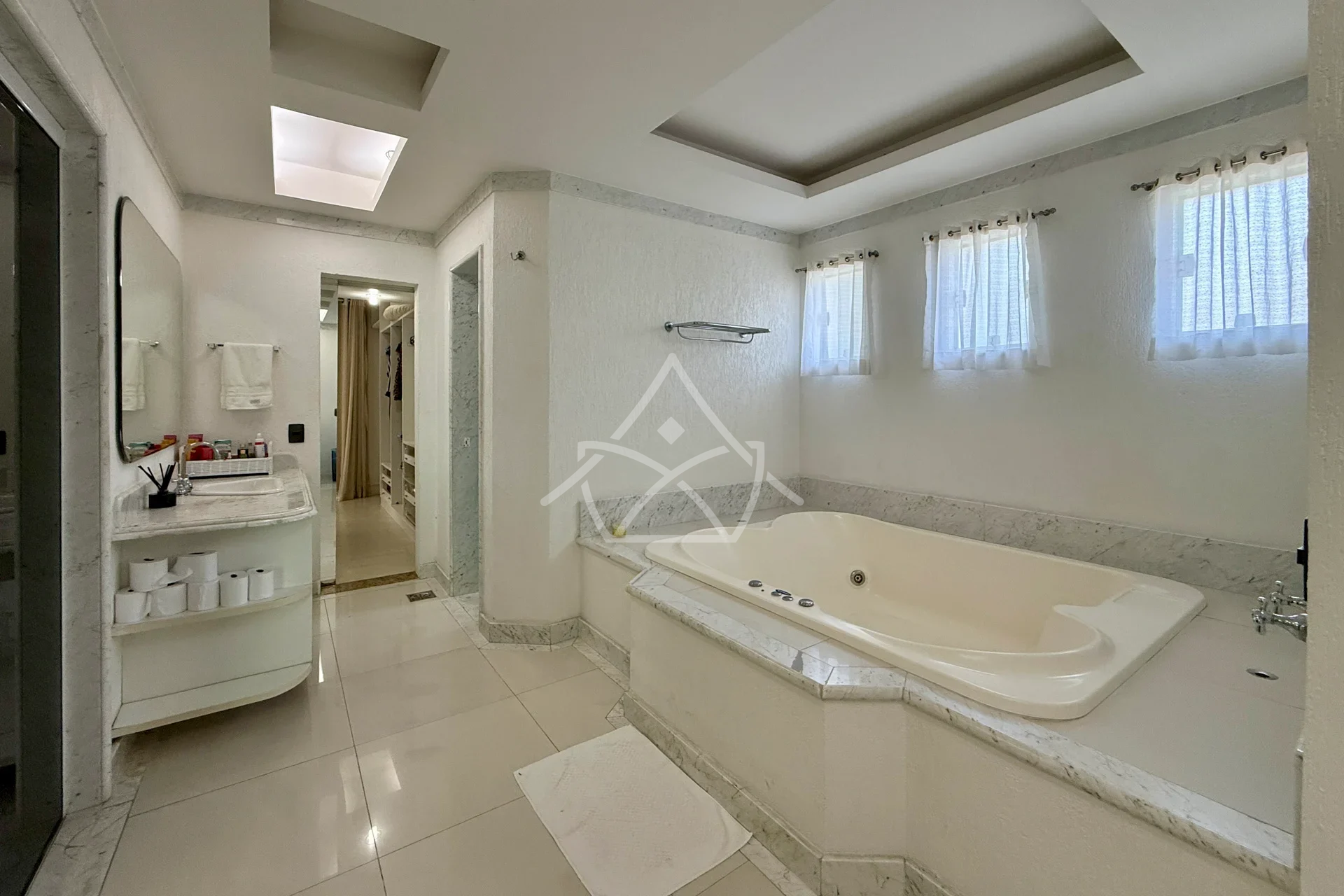 Triplex com Sótão Multiuso na Barra da Tijuca