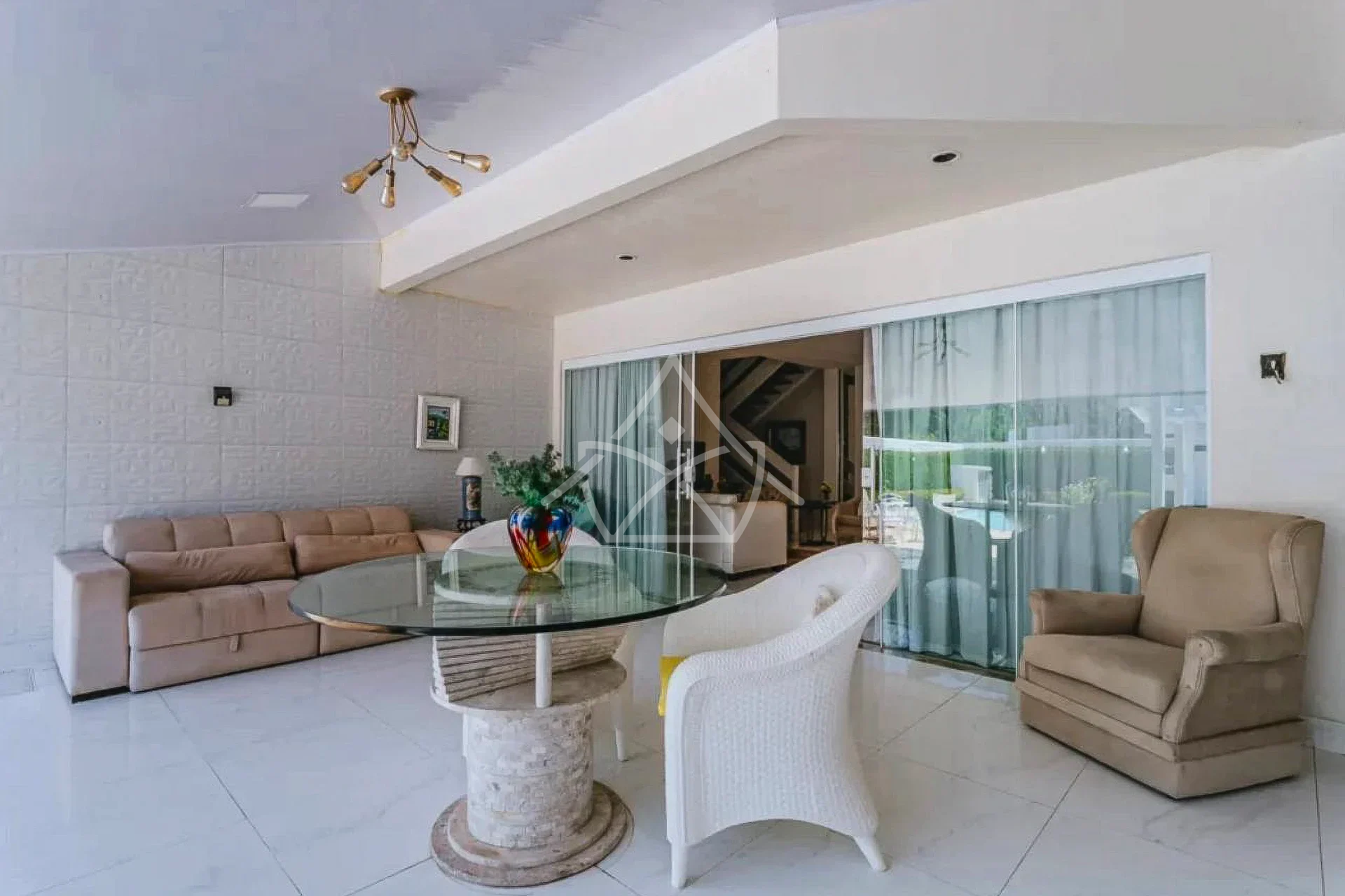 Casa em Terreno Espaçoso na Barra da Tijuca