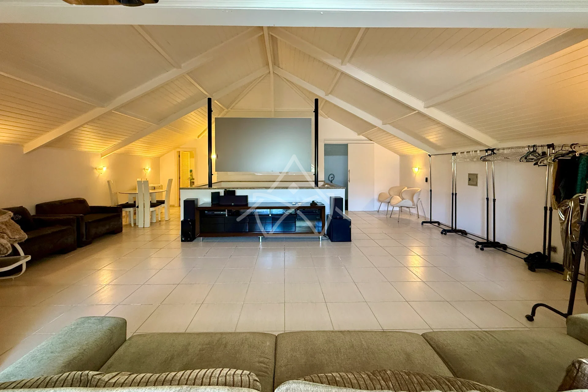 Triplex com Sótão Multiuso na Barra da Tijuca