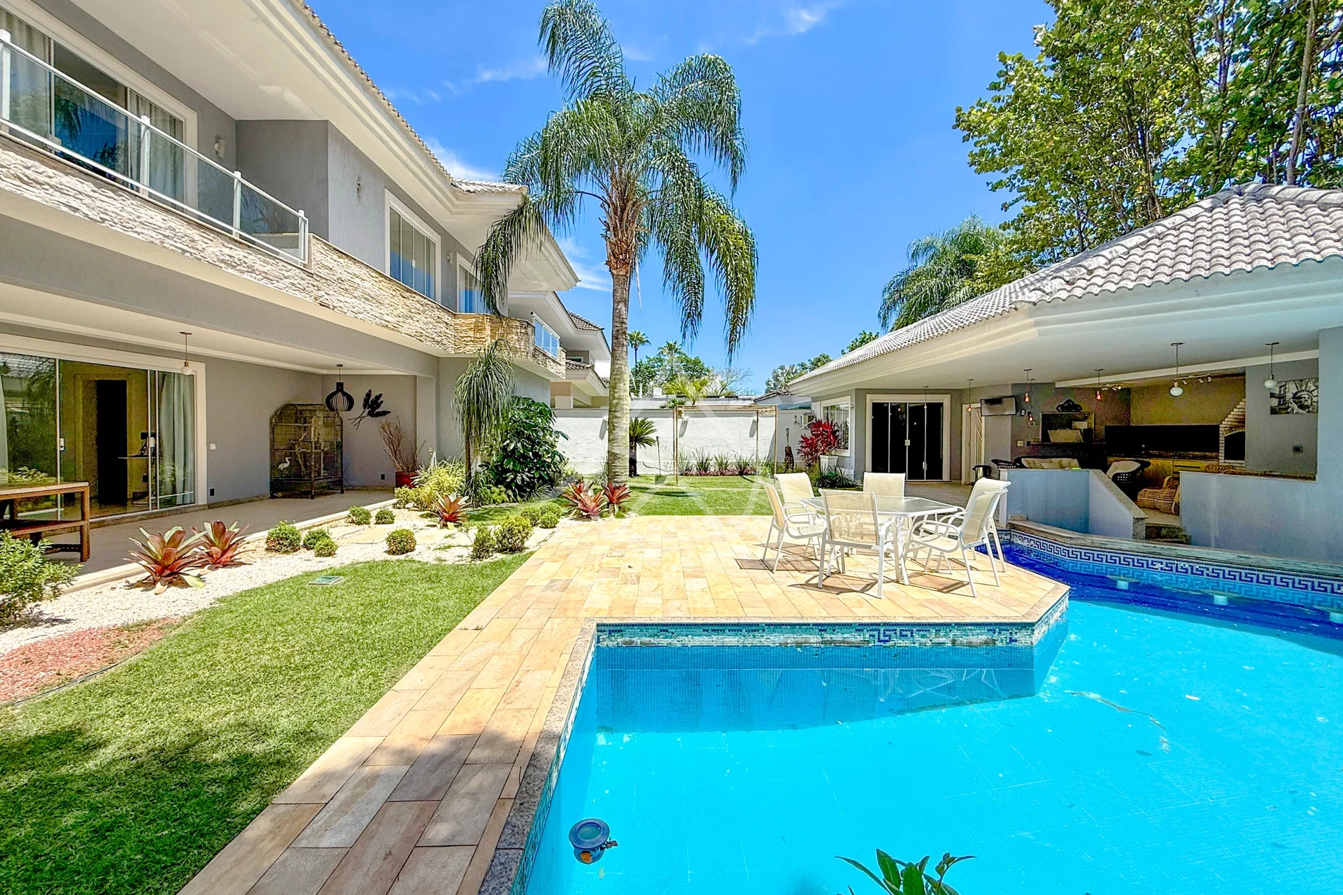 Triplex com Sótão Multiuso na Barra da Tijuca