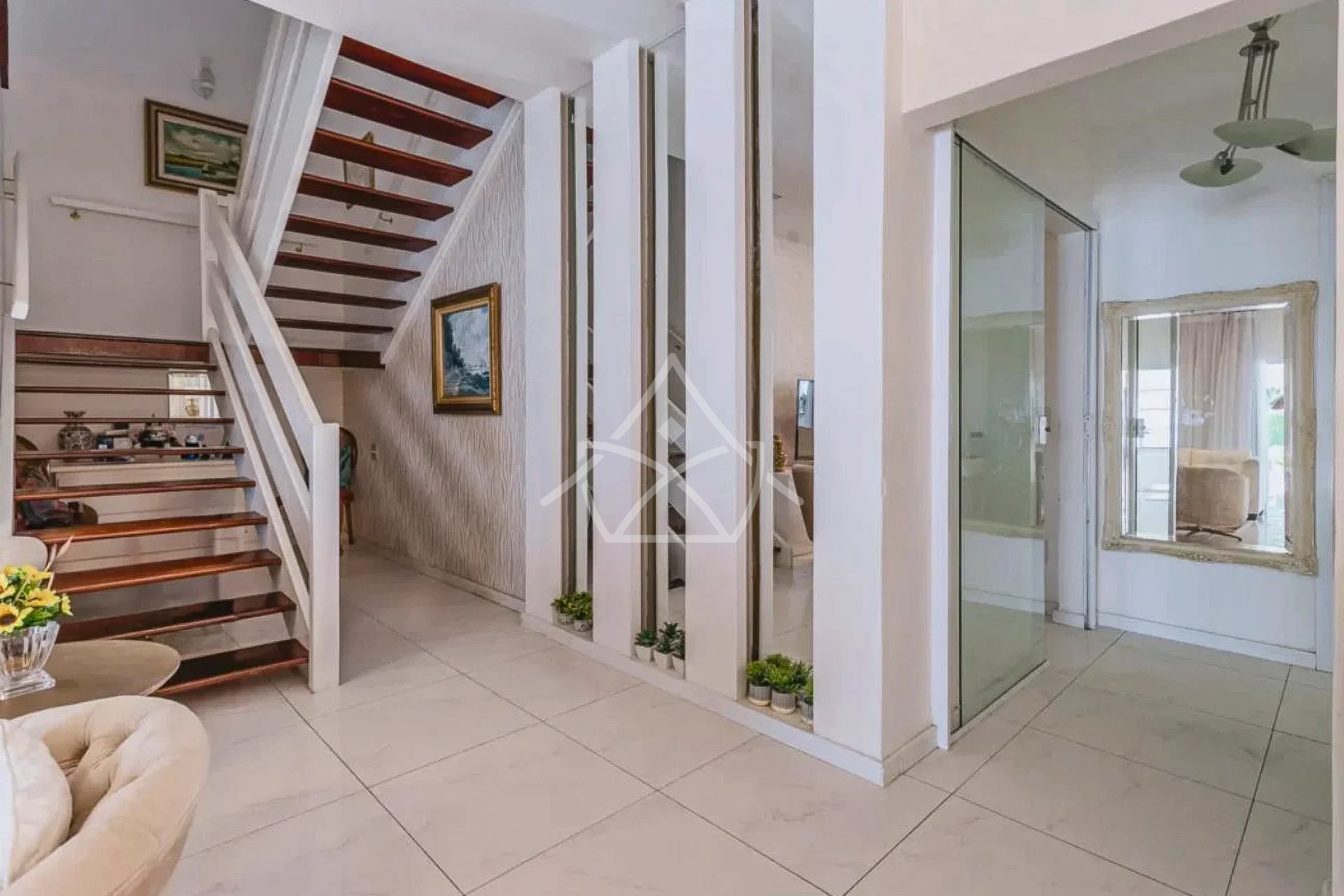 Casa em Terreno Espaçoso na Barra da Tijuca