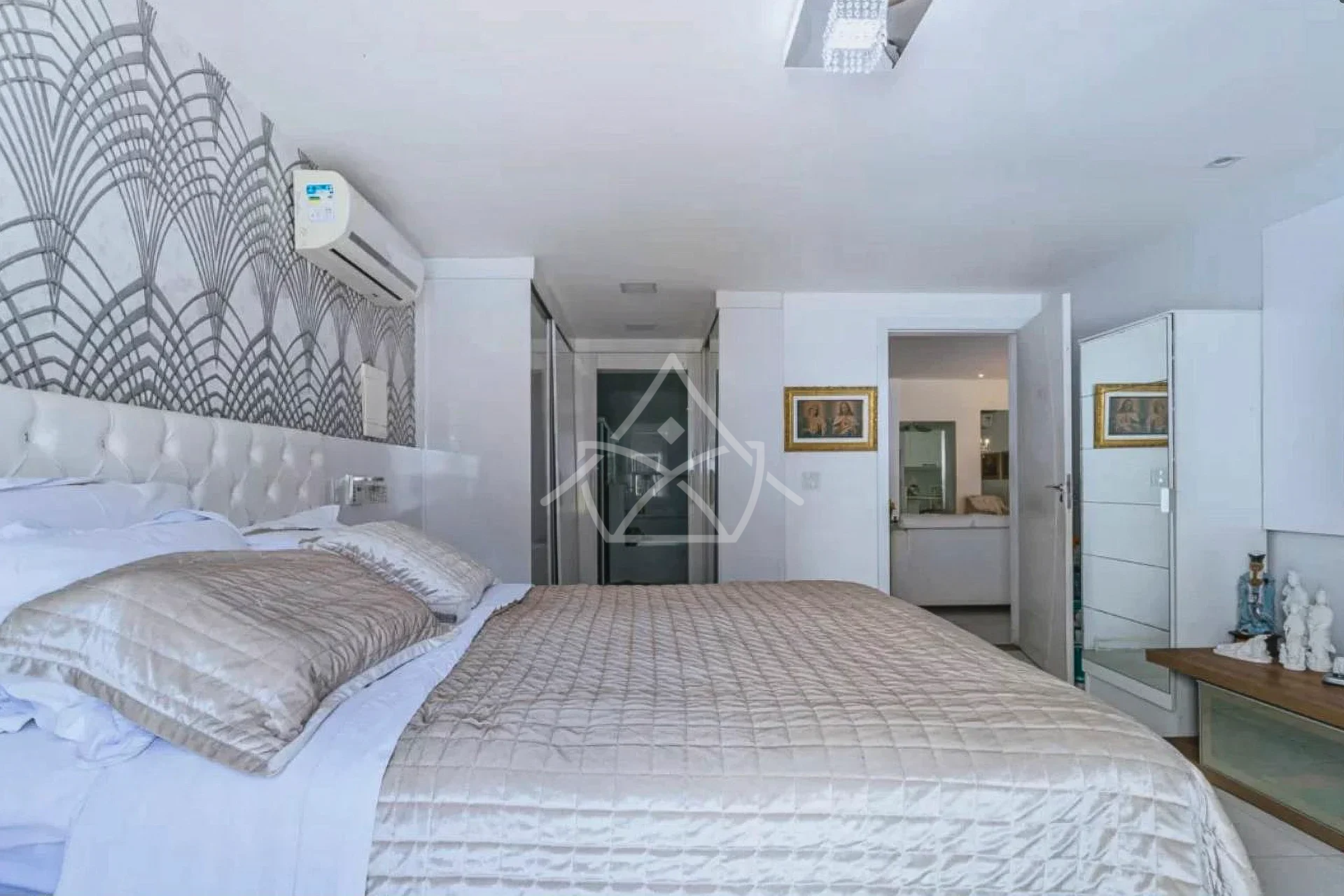 Casa em Terreno Espaçoso na Barra da Tijuca