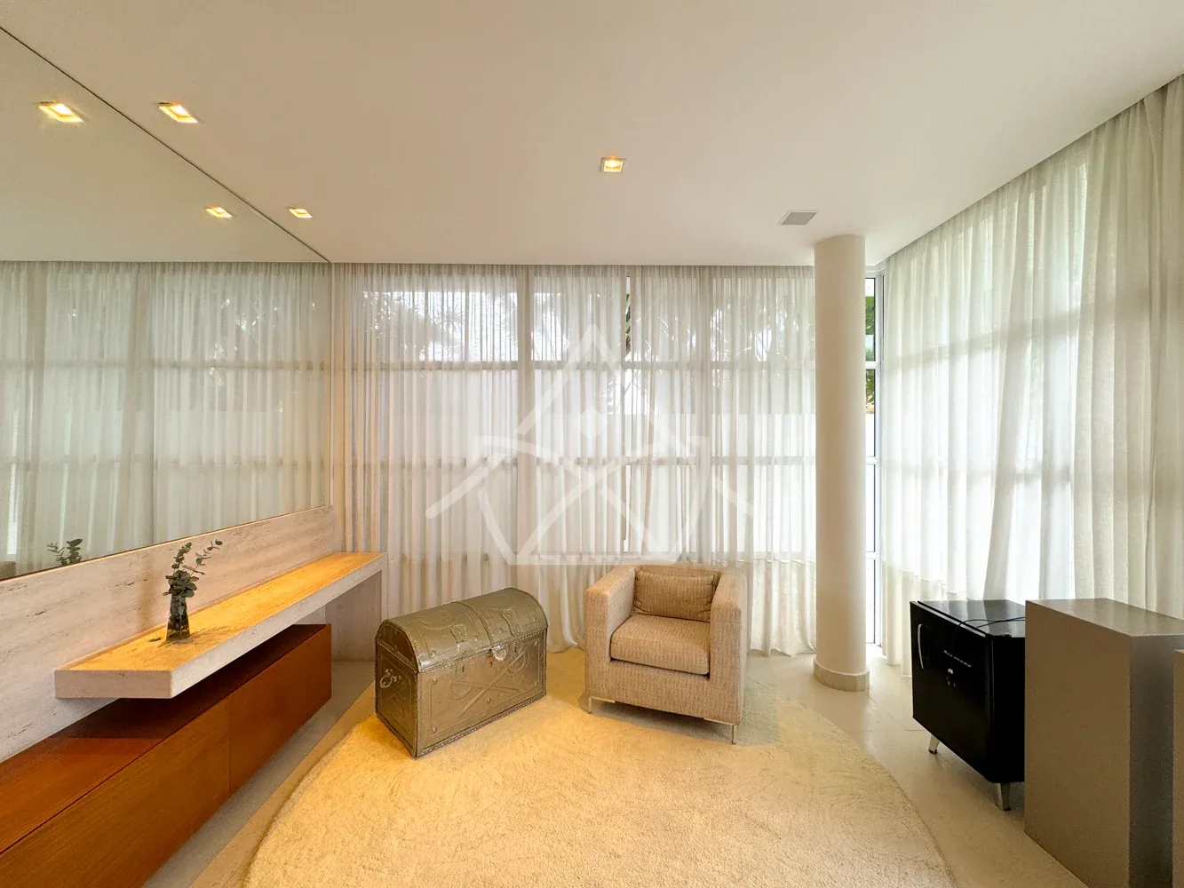 Casa Duplex à Venda com 4 Suítes