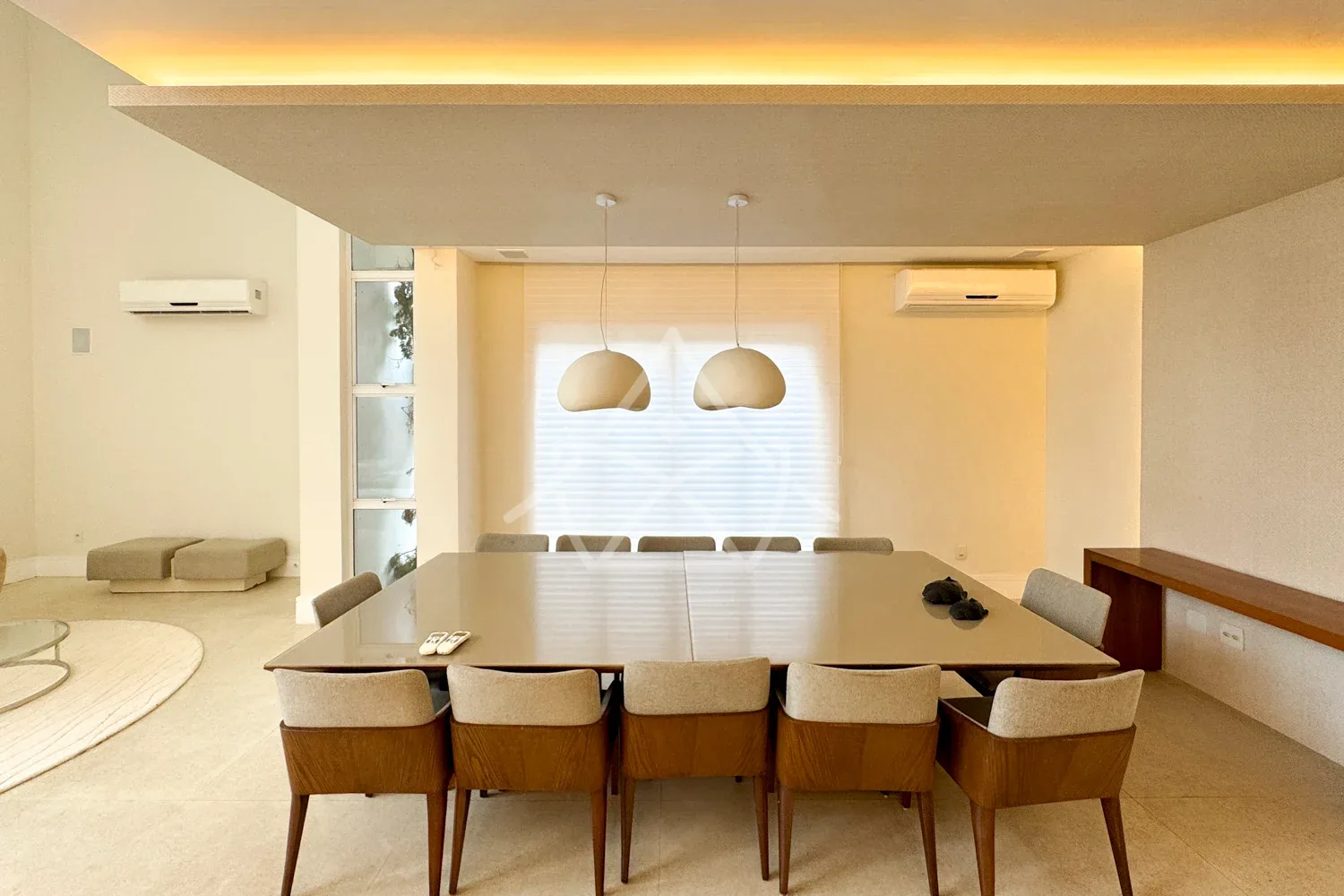 Casa Duplex à Venda com 4 Suítes