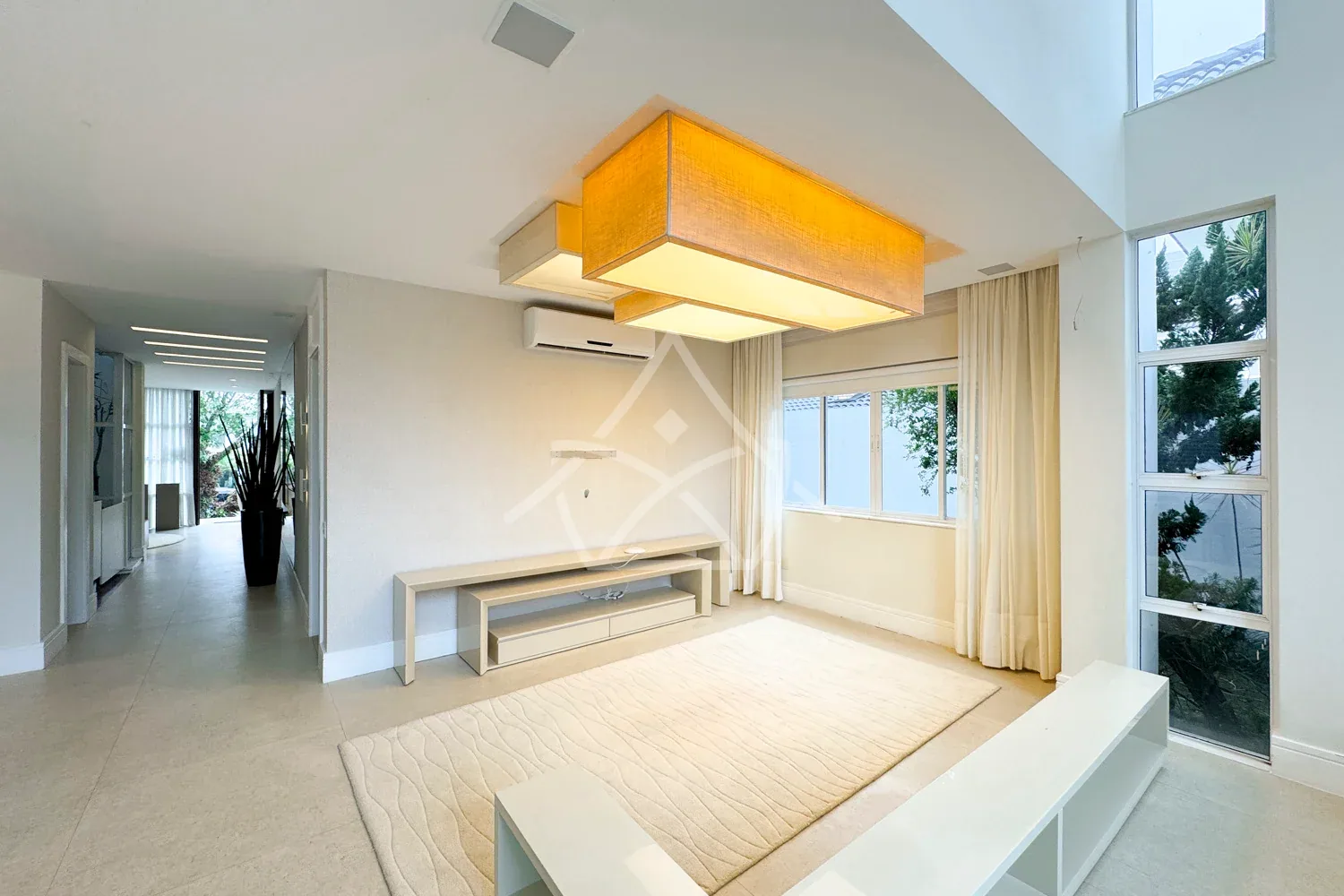 Casa Duplex à Venda com 4 Suítes