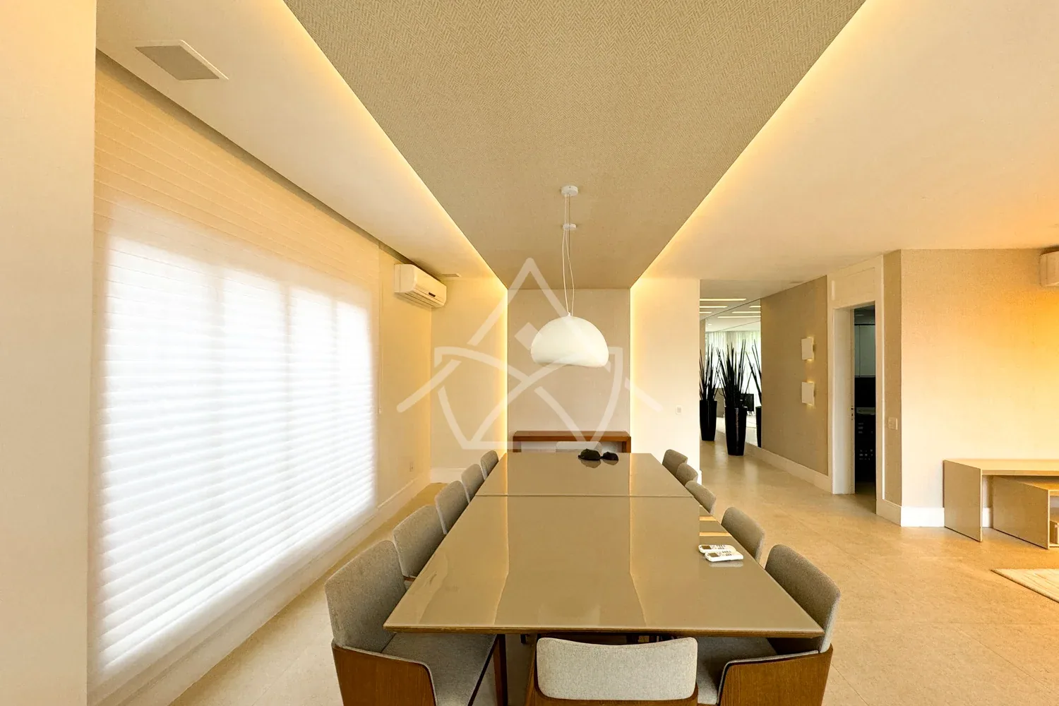 Casa Duplex à Venda com 4 Suítes