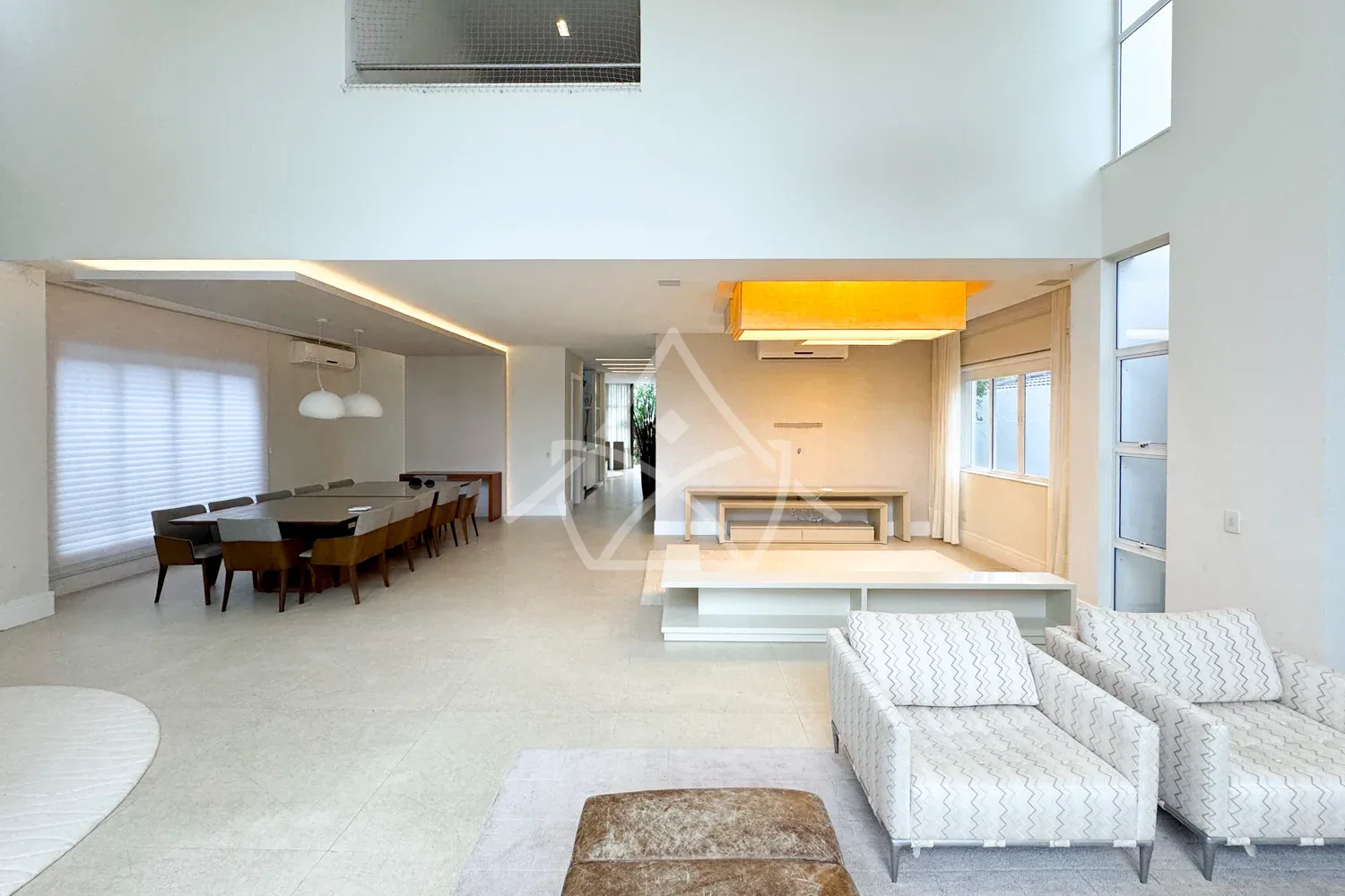 Casa Duplex à Venda com 4 Suítes
