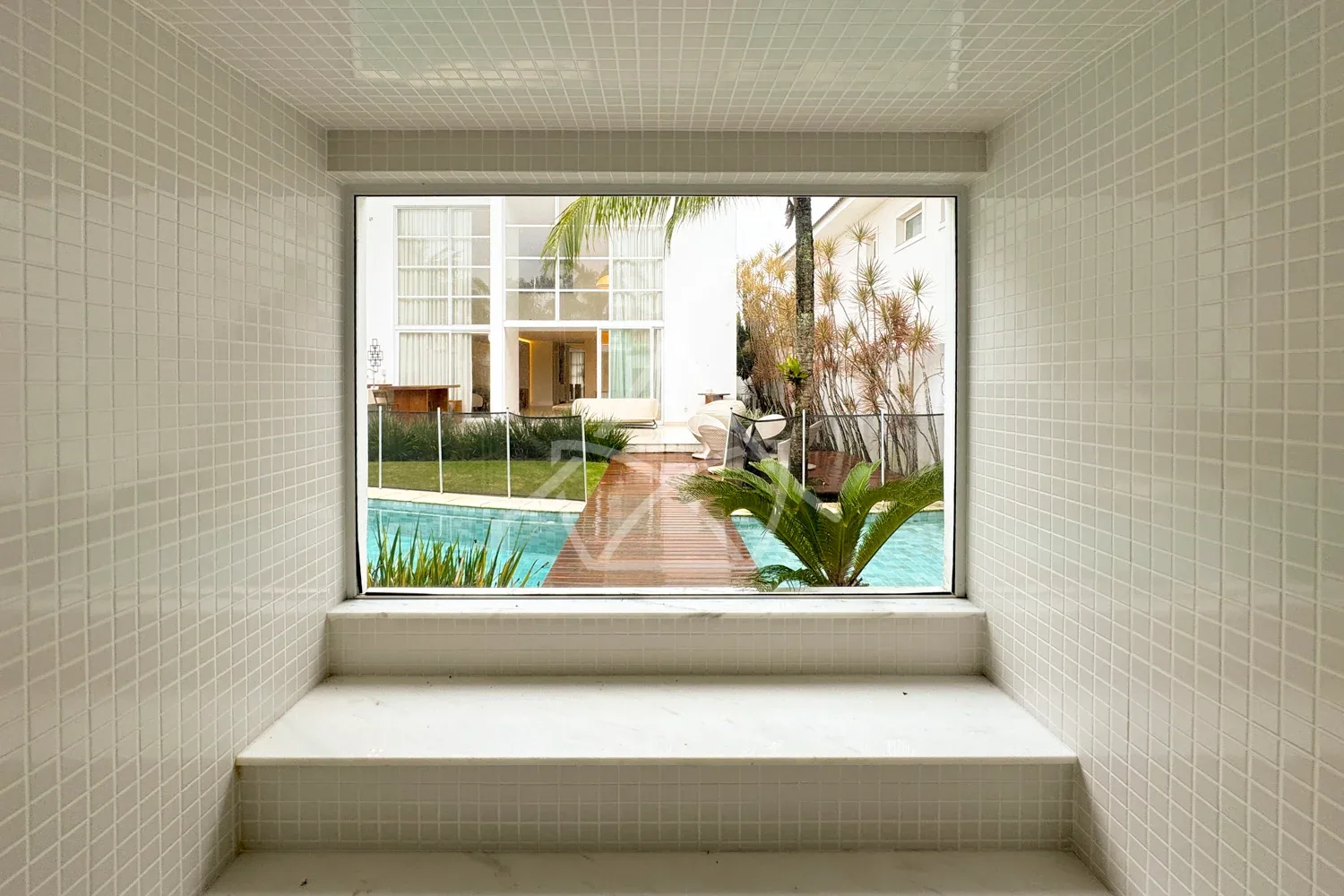 Casa Duplex à Venda com 4 Suítes