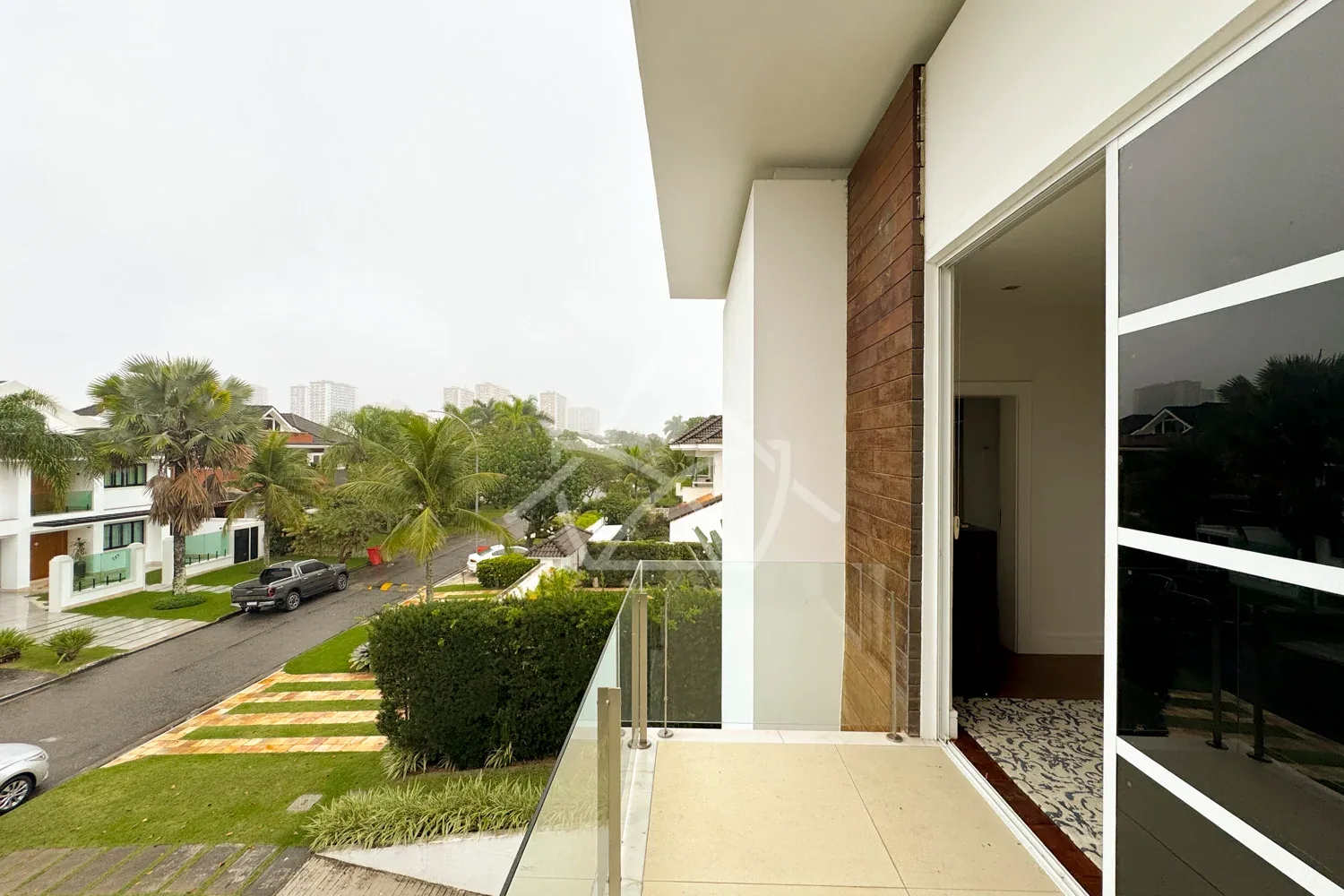 Casa Duplex à Venda com 4 Suítes
