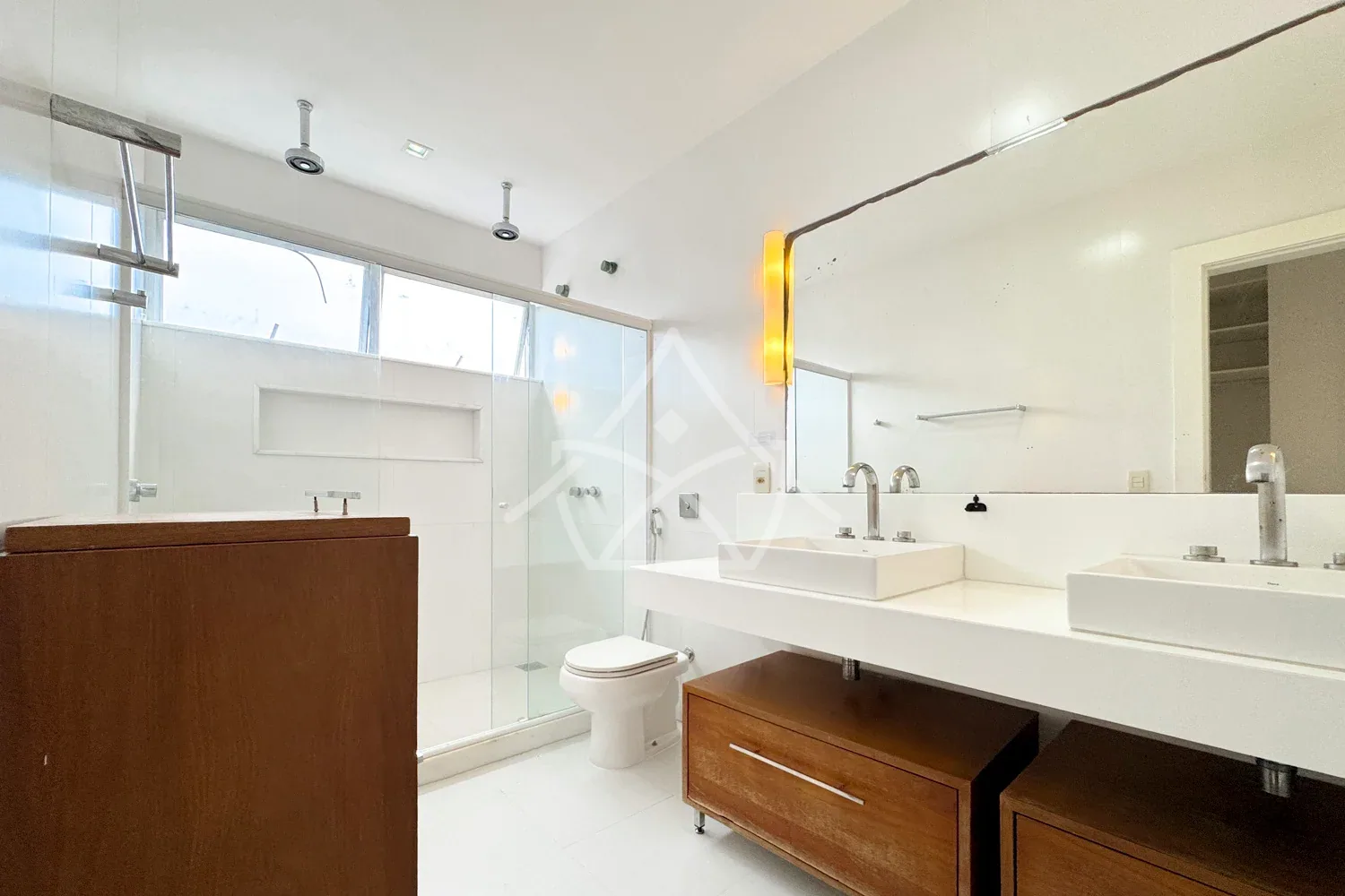 Casa Duplex à Venda com 4 Suítes
