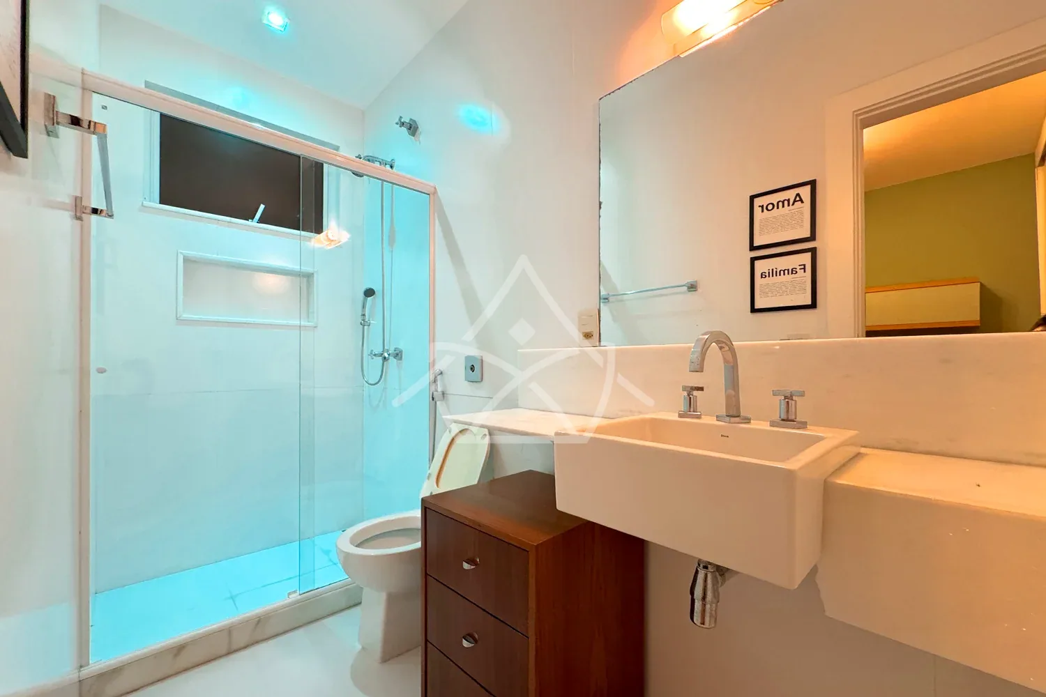 Casa Duplex à Venda com 4 Suítes