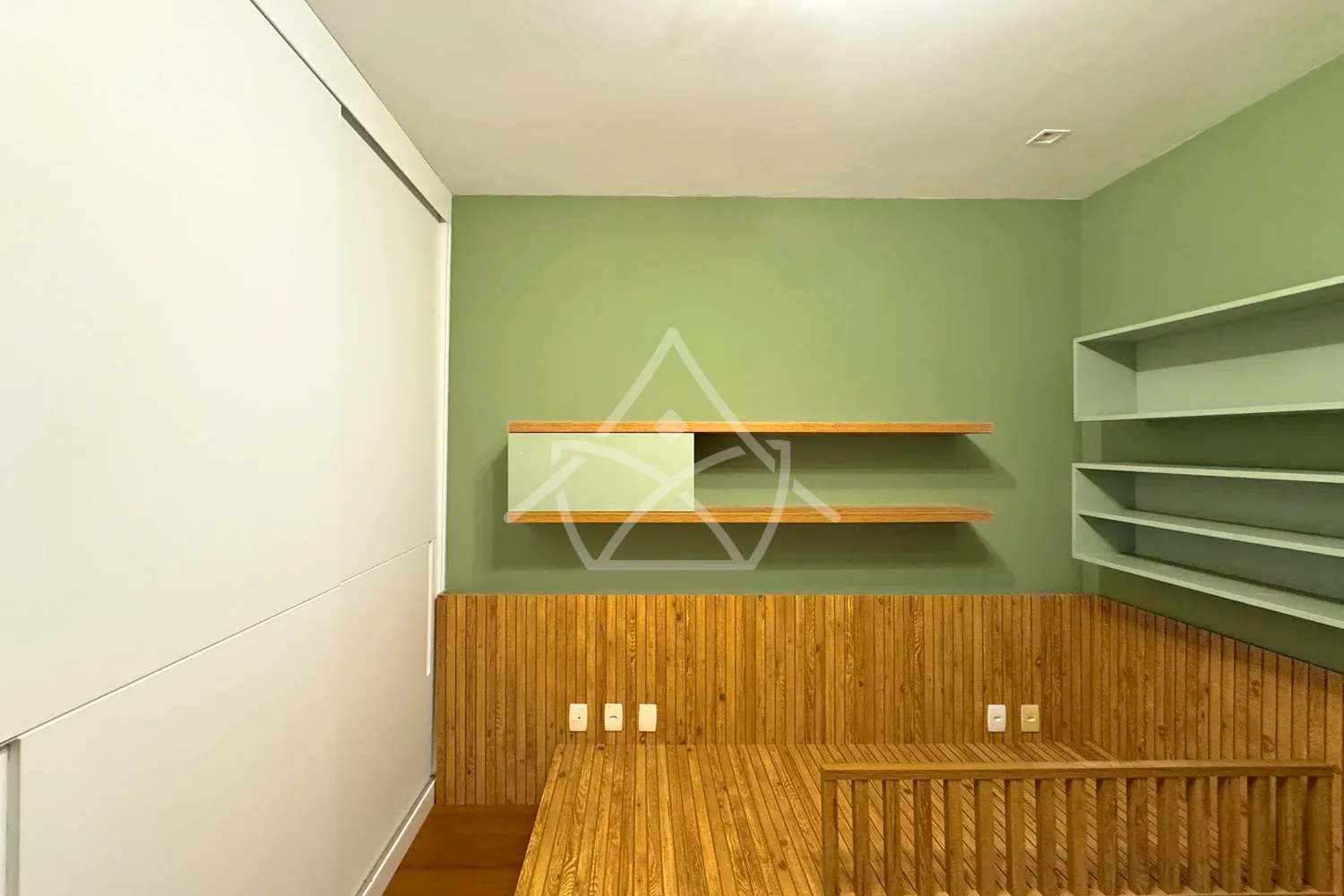 Casa Duplex à Venda com 4 Suítes