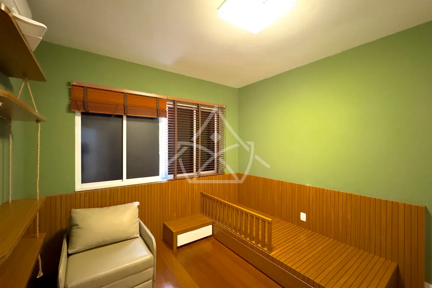 Casa Duplex à Venda com 4 Suítes