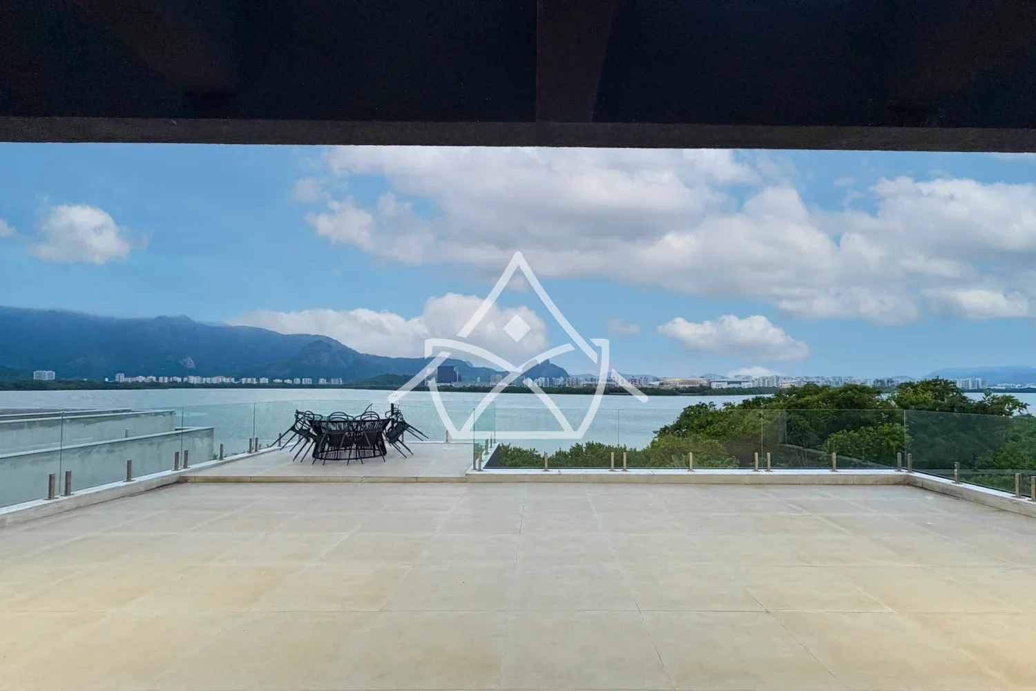 Casa com Elevador e Rooftop na Barra da Tijuca