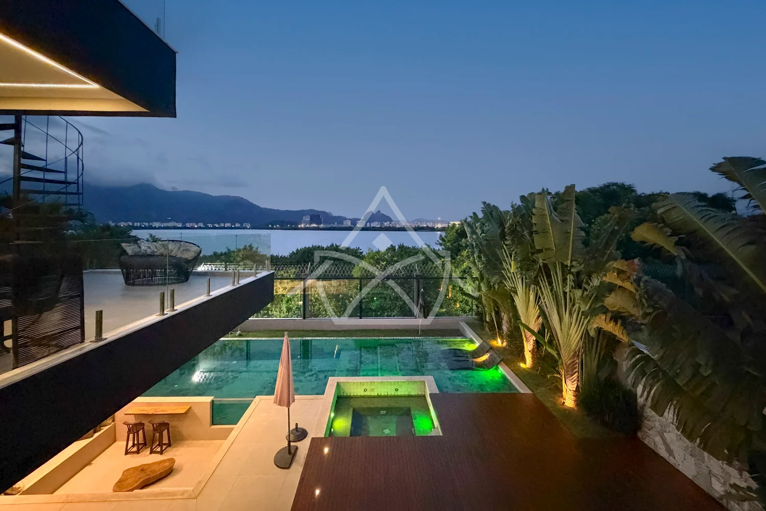 Casa com Elevador e Rooftop na Barra da Tijuca