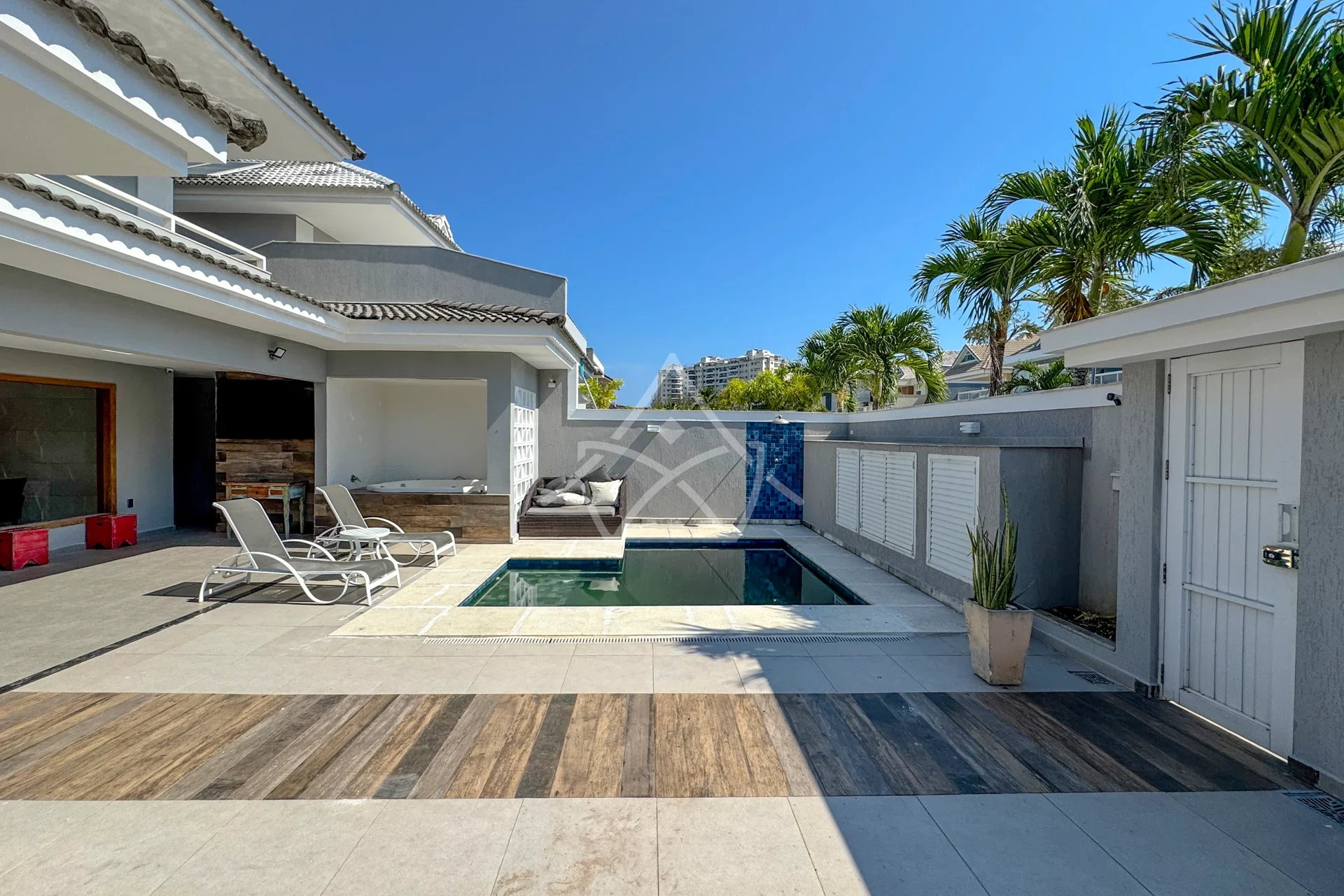 Triplex Contemporâneo com Sótão na Barra da Tijuca