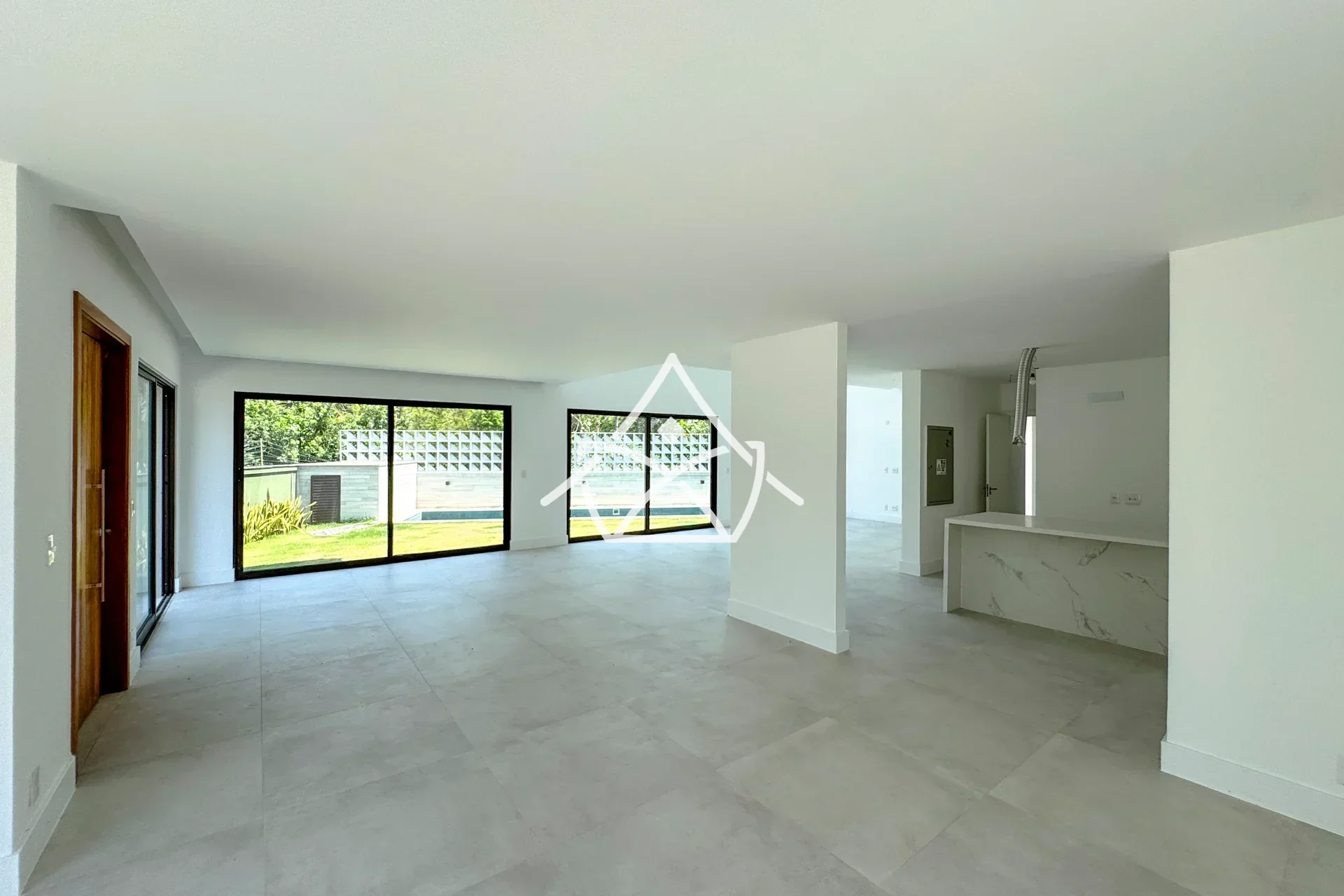Triplex com Sótão à Venda na Barra da Tijuca