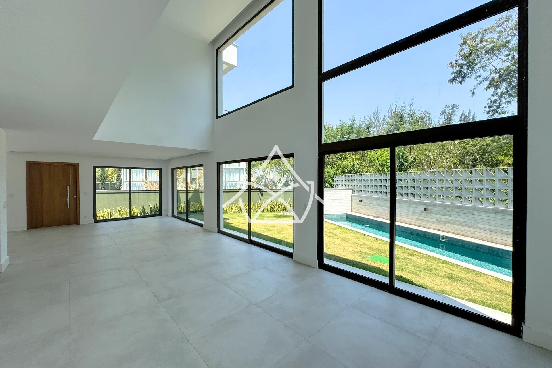 Triplex com Sótão à Venda na Barra da Tijuca