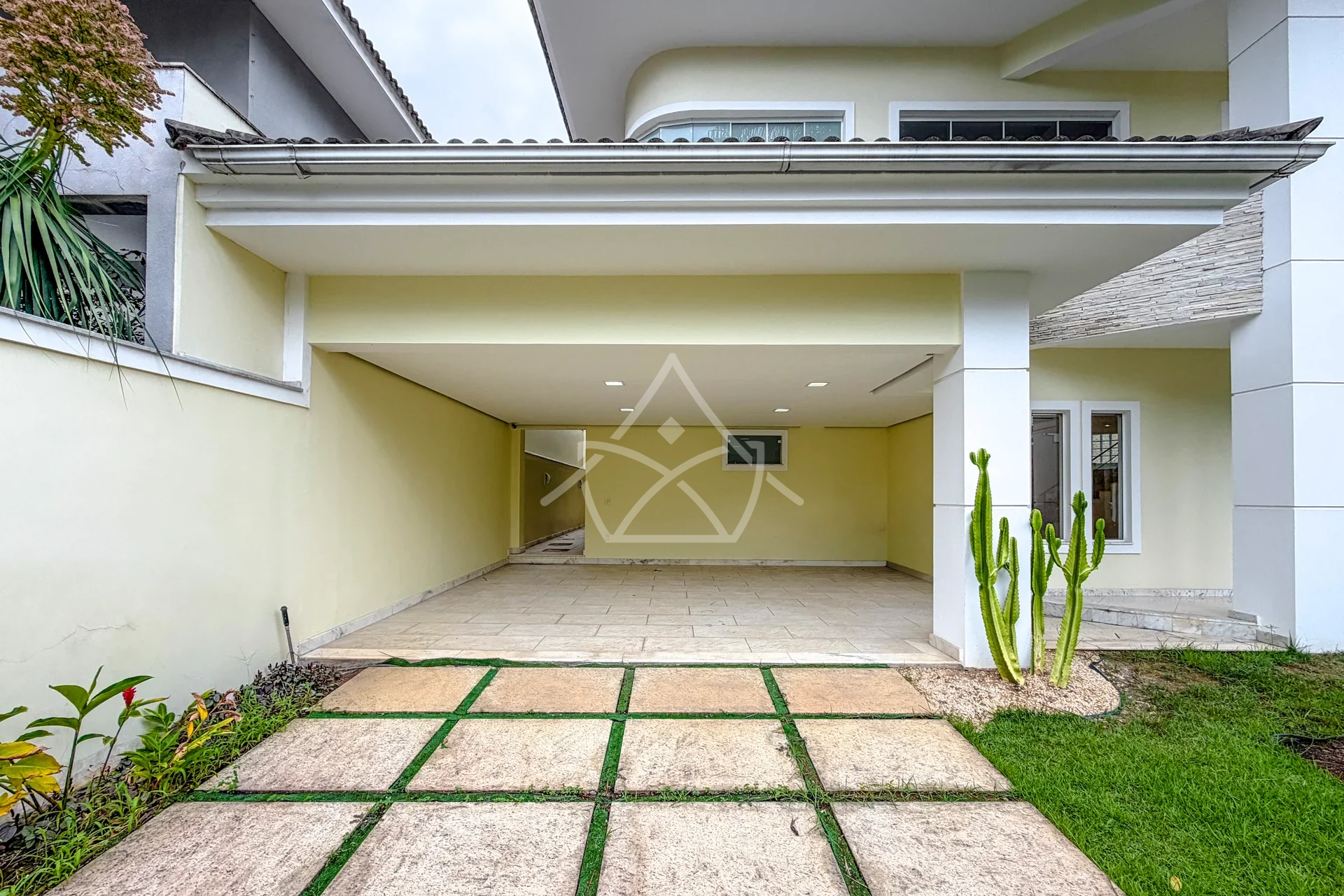 Triplex no Quintas do Rio na Barra da Tijuca