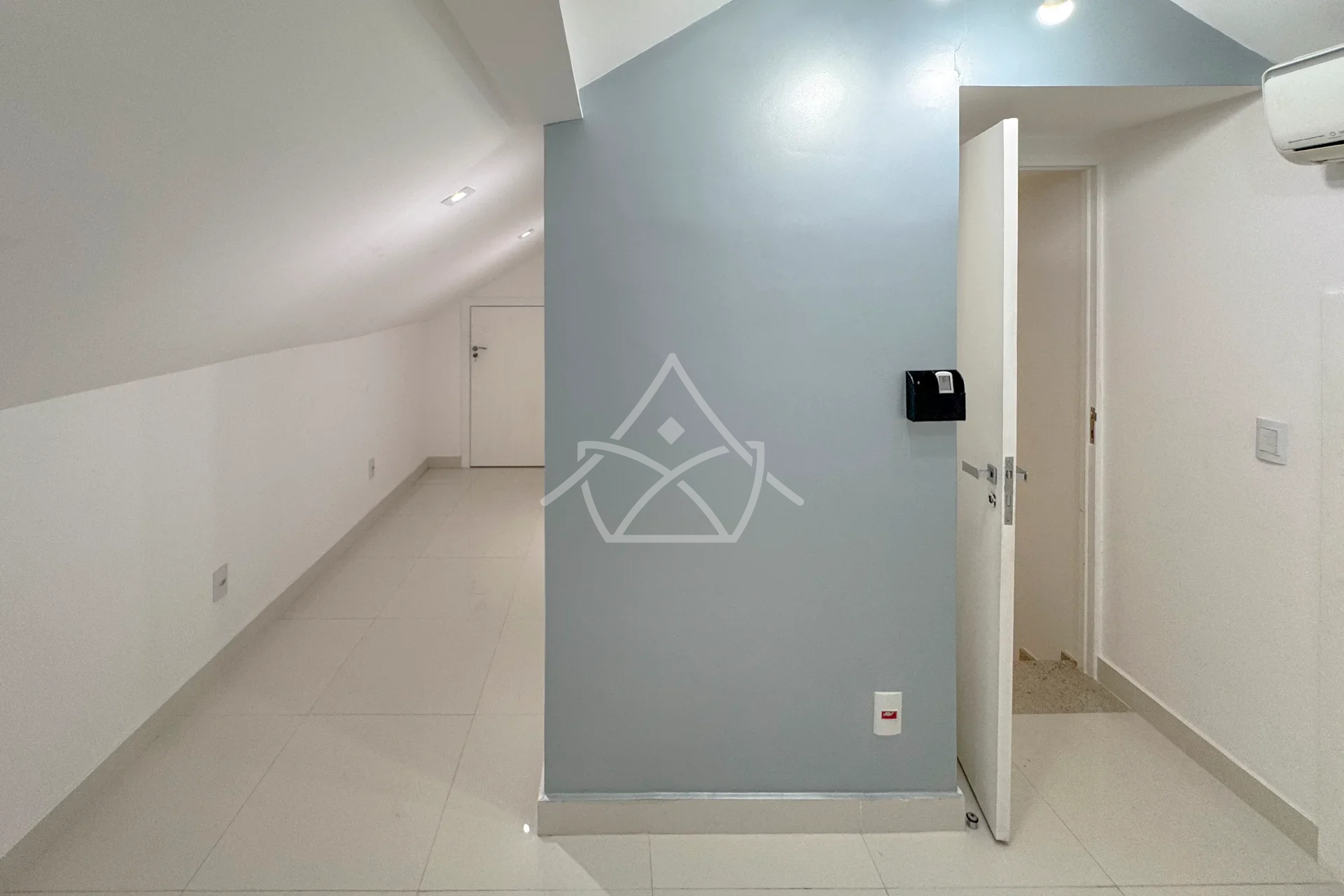 Triplex Contemporâneo com Sótão na Barra da Tijuca