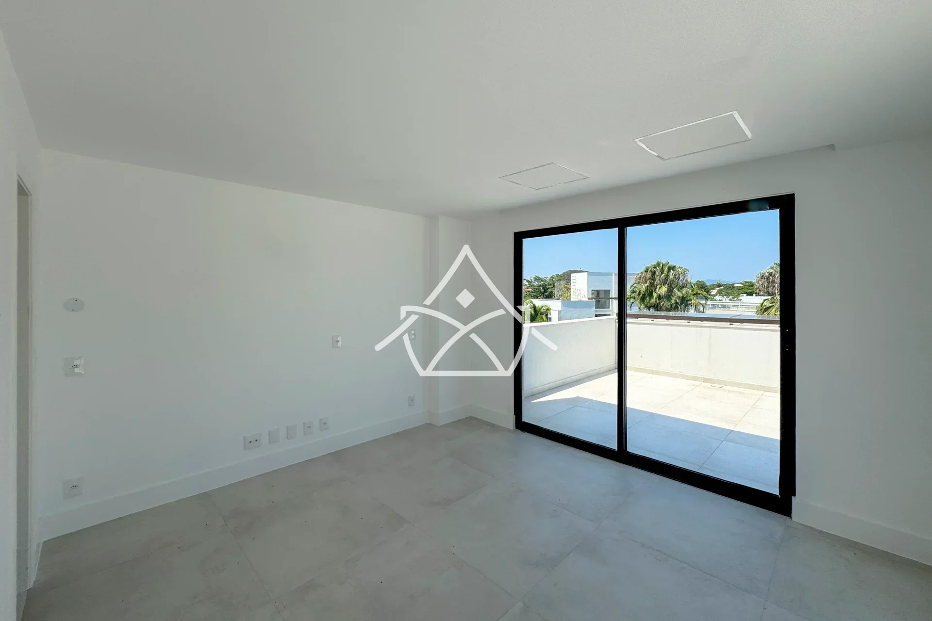 Triplex com Sótão à Venda na Barra da Tijuca