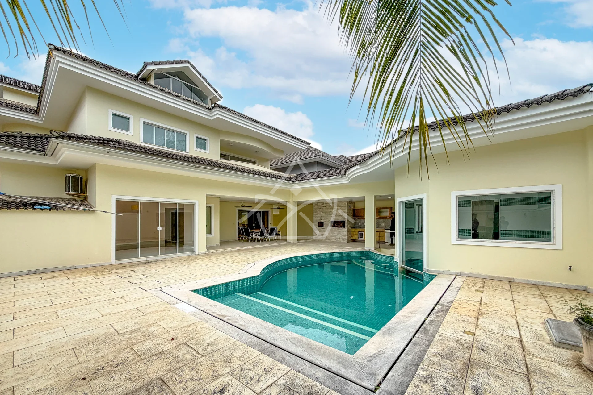 Triplex no Quintas do Rio na Barra da Tijuca