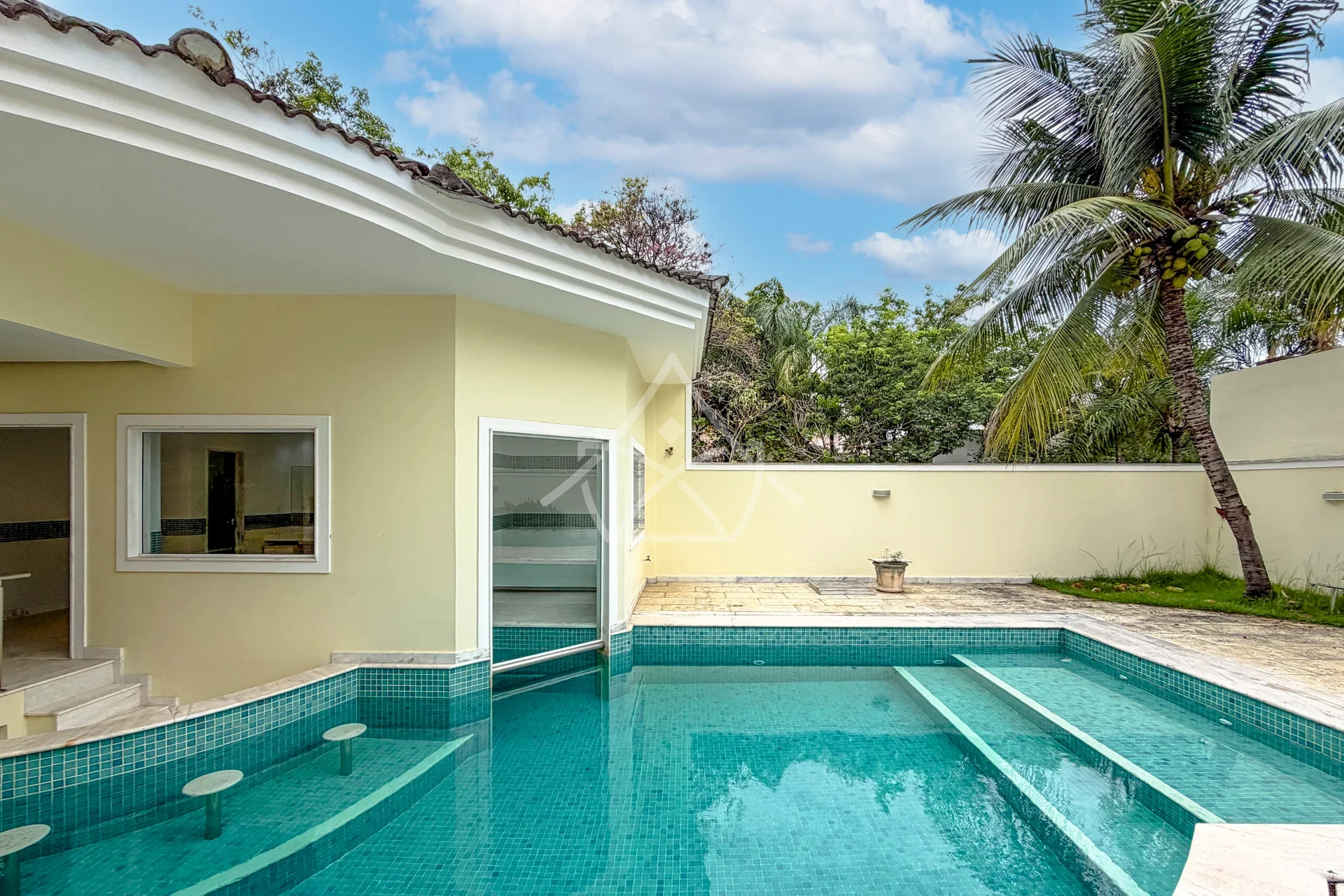 Triplex no Quintas do Rio na Barra da Tijuca